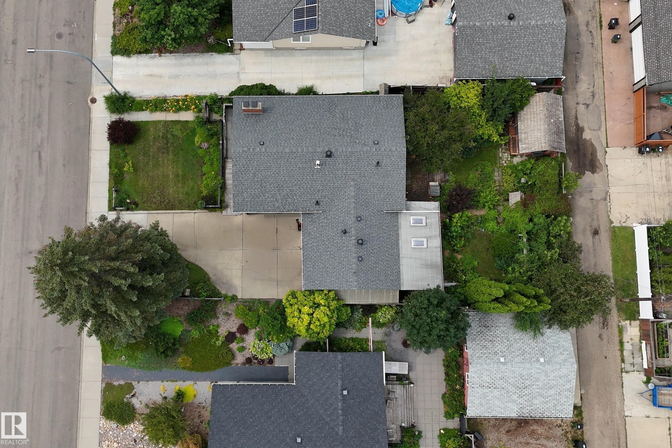4716 109 Avenue Nw, Edmonton, AB - Outdoor