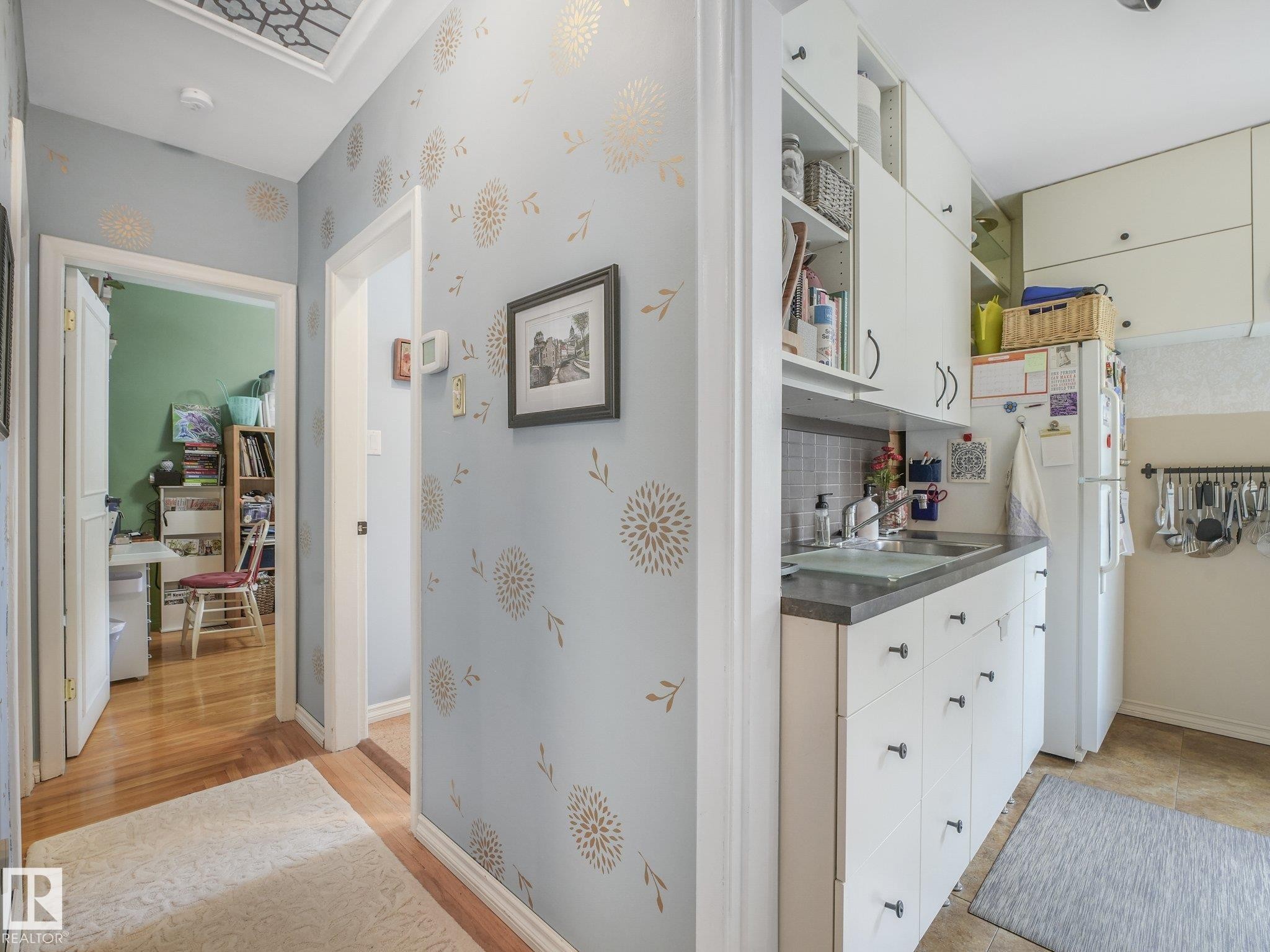 12203 126 Street Nw, Edmonton, AB - Indoor