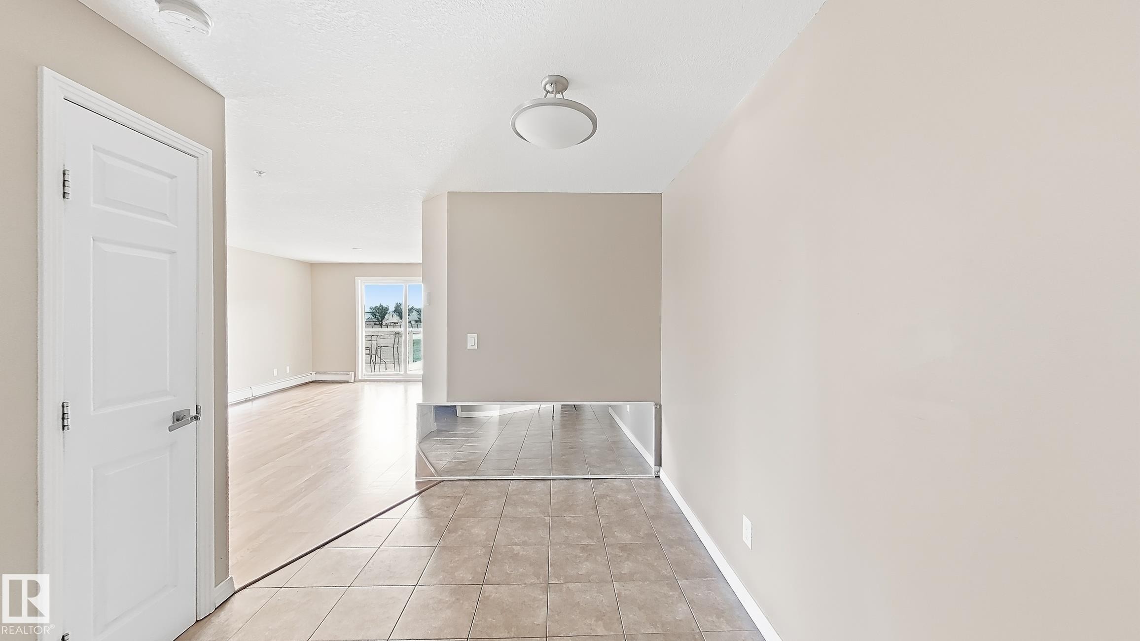 #213 5005 165 Av Nw Nw, Edmonton, AB - Indoor Photo Showing Other Room