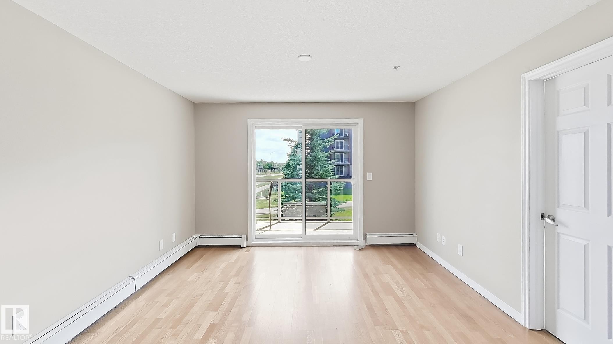 #213 5005 165 Av Nw Nw, Edmonton, AB - Indoor Photo Showing Other Room