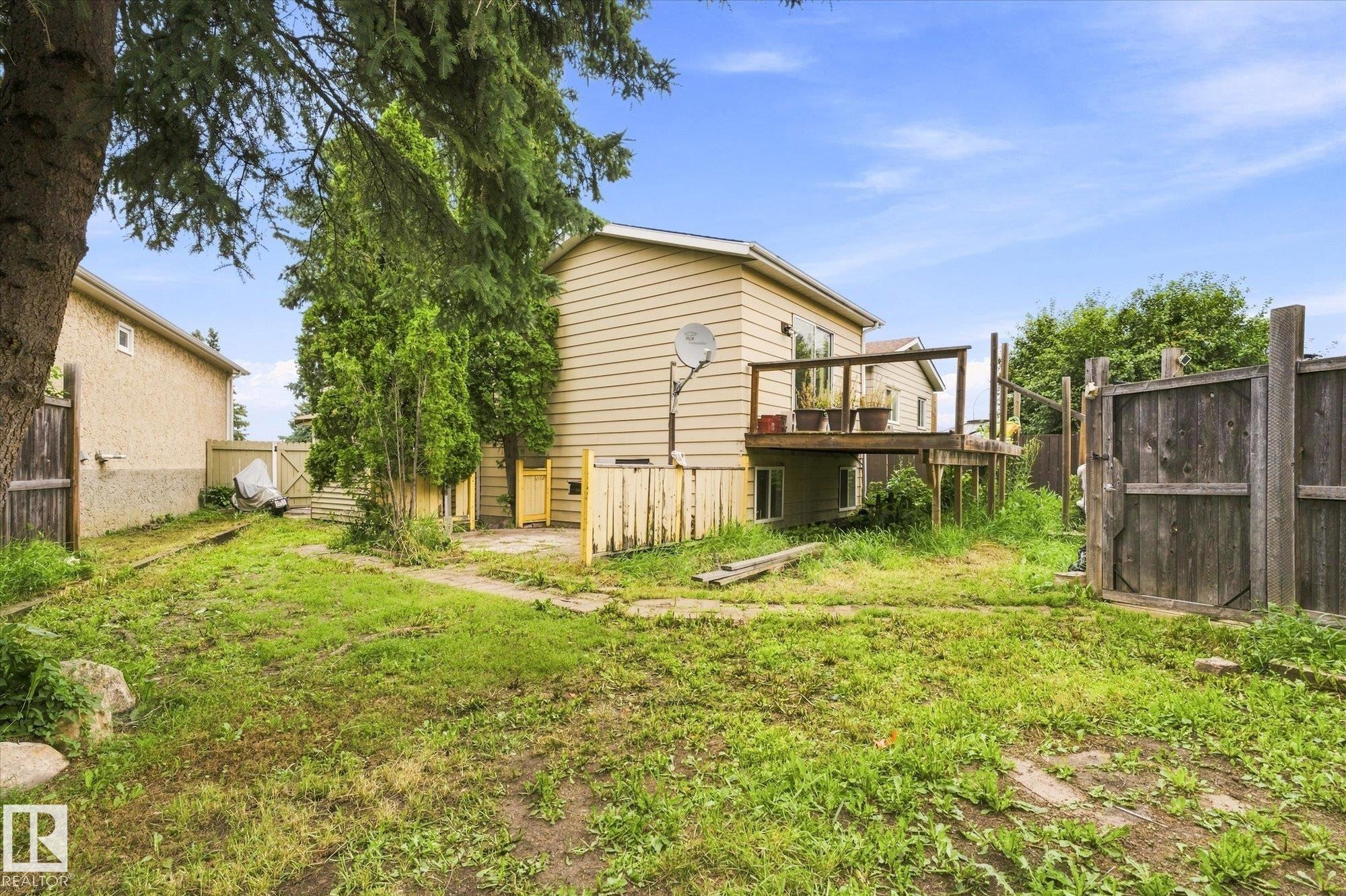 4305 35 Street Nw, Edmonton, AB - Outdoor