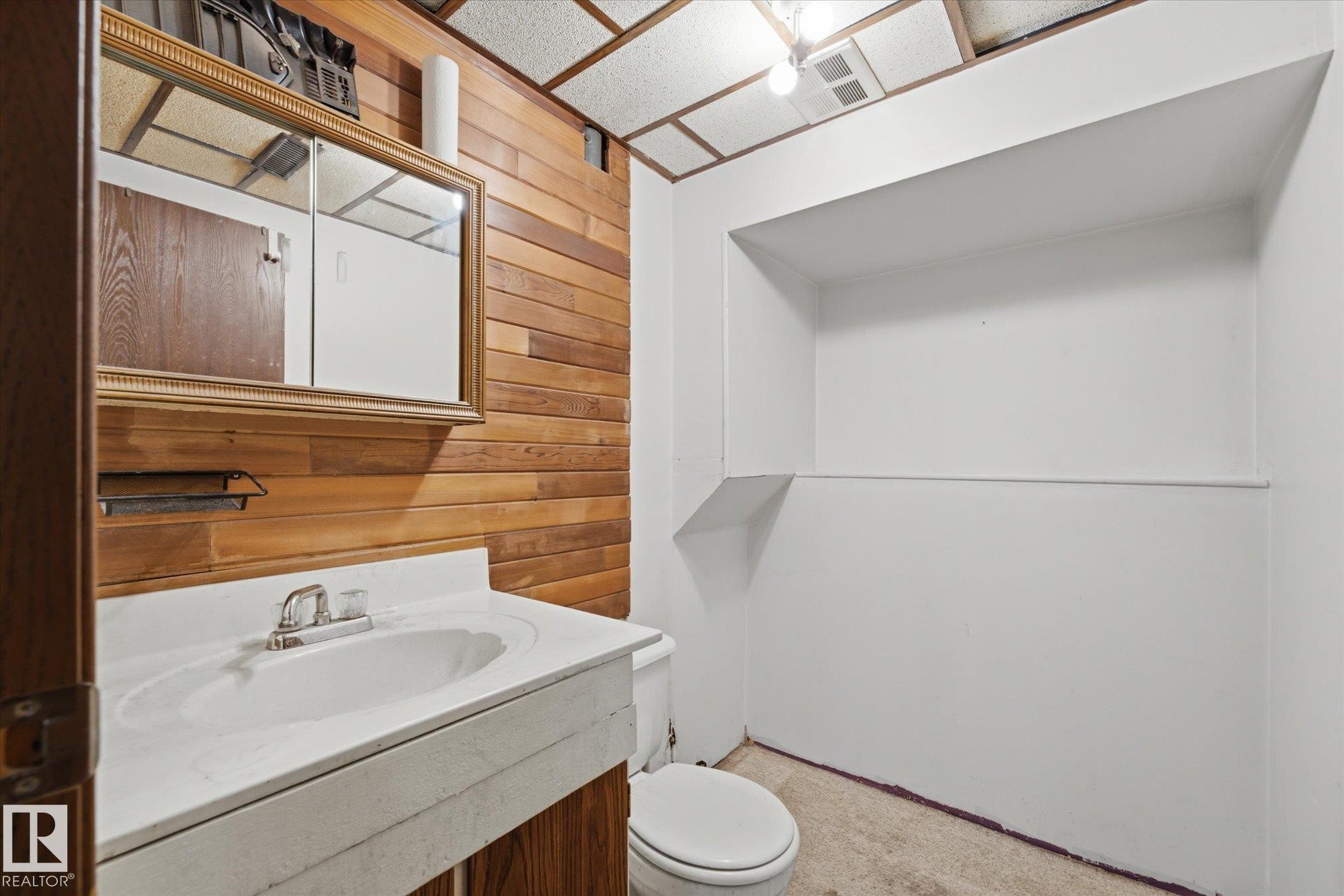 4305 35 Street Nw, Edmonton, AB - Indoor Photo Showing Bathroom