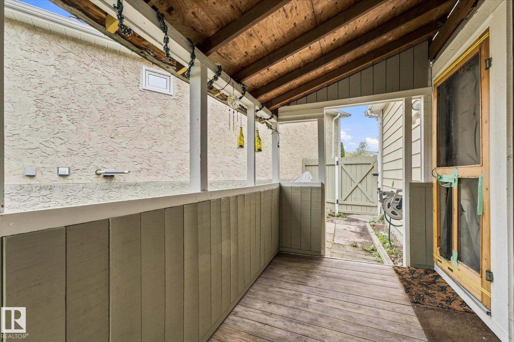 4305 35 Street Nw, Edmonton, AB - With Exterior