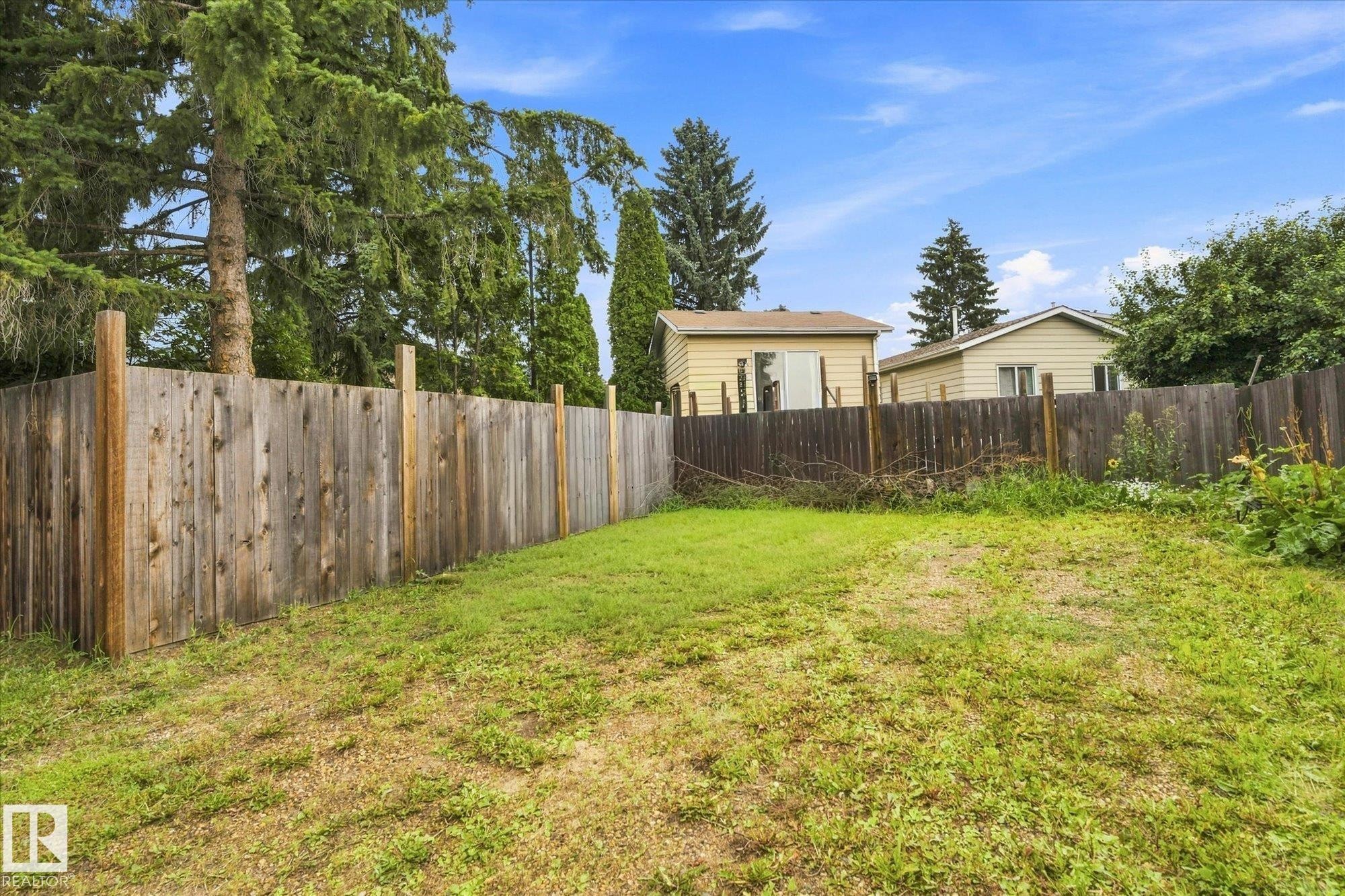4305 35 Street Nw, Edmonton, AB - Outdoor