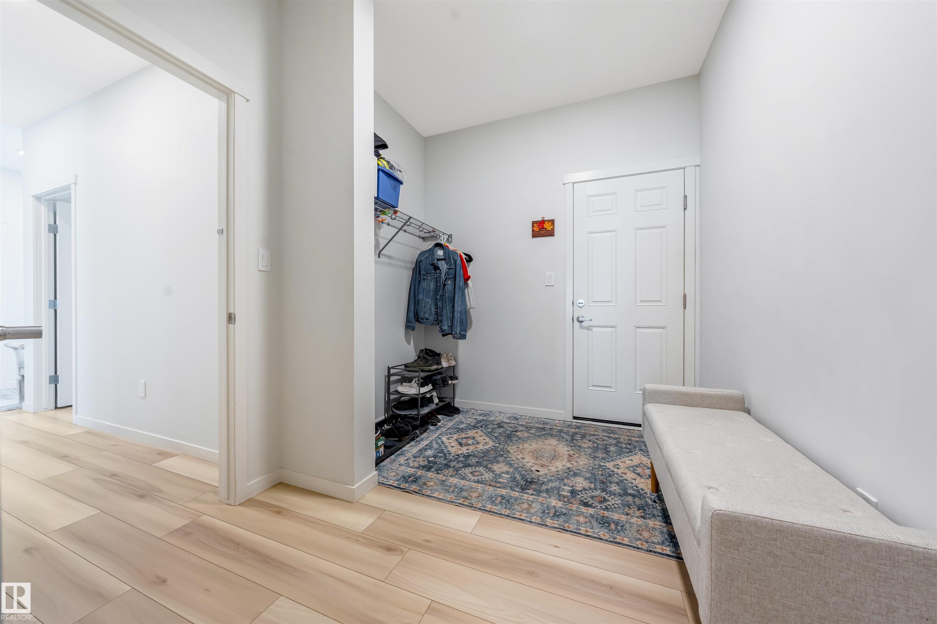 17072 45 Street Nw, Edmonton, AB - Indoor Photo Showing Other Room