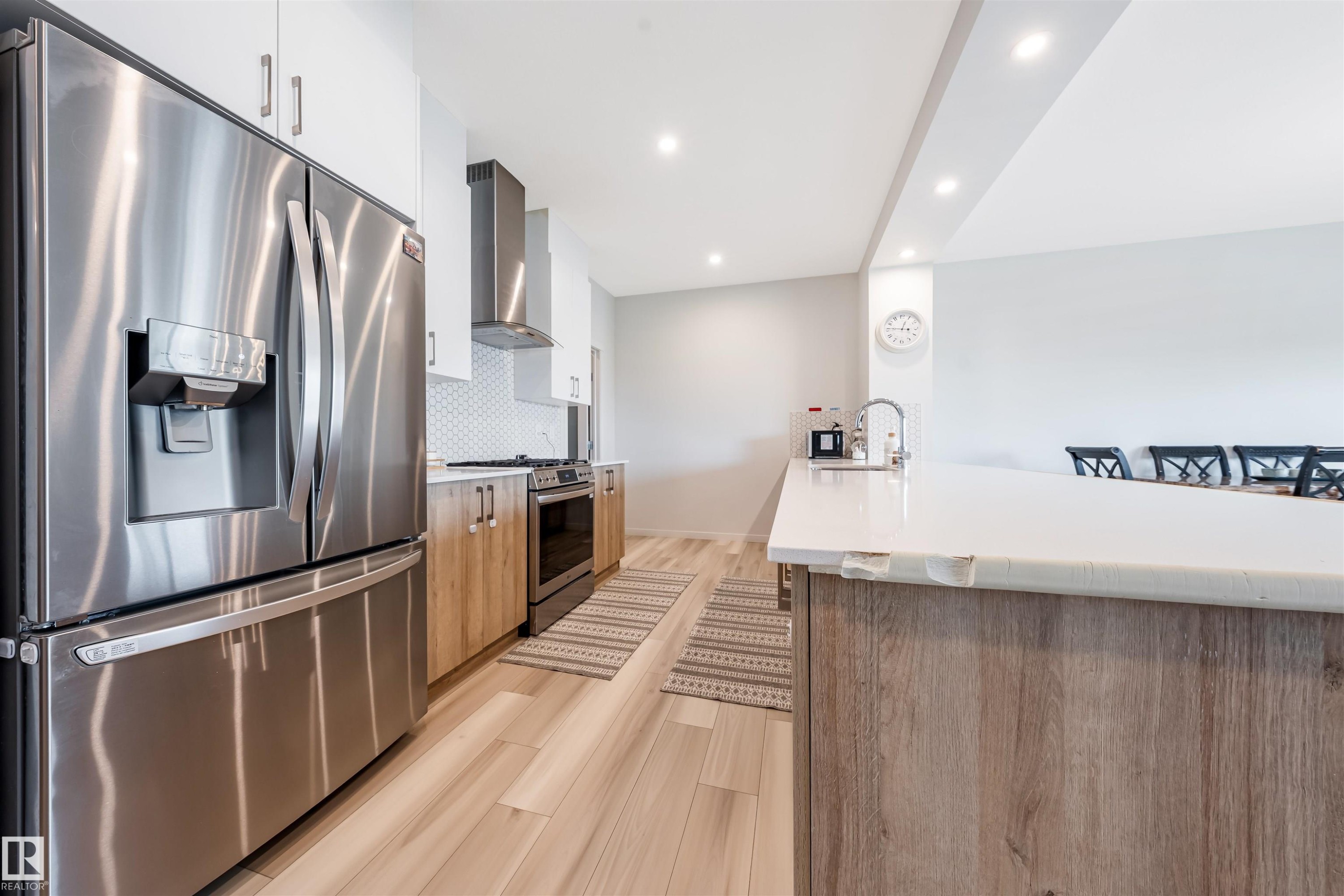 17072 45 Street Nw, Edmonton, AB - Indoor Photo Showing Kitchen With Upgraded Kitchen