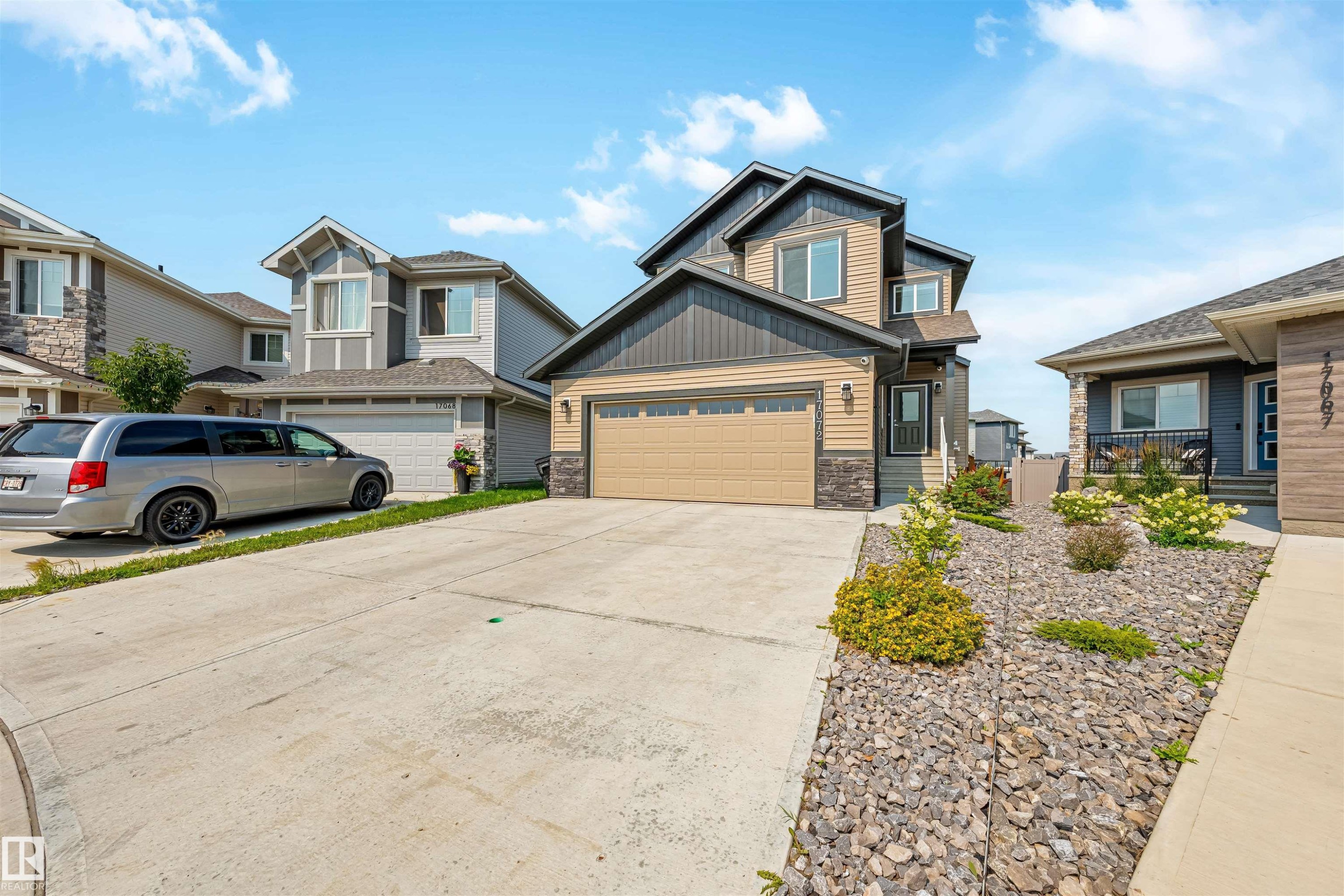 17072 45 Street Nw, Edmonton, AB - Outdoor With Facade