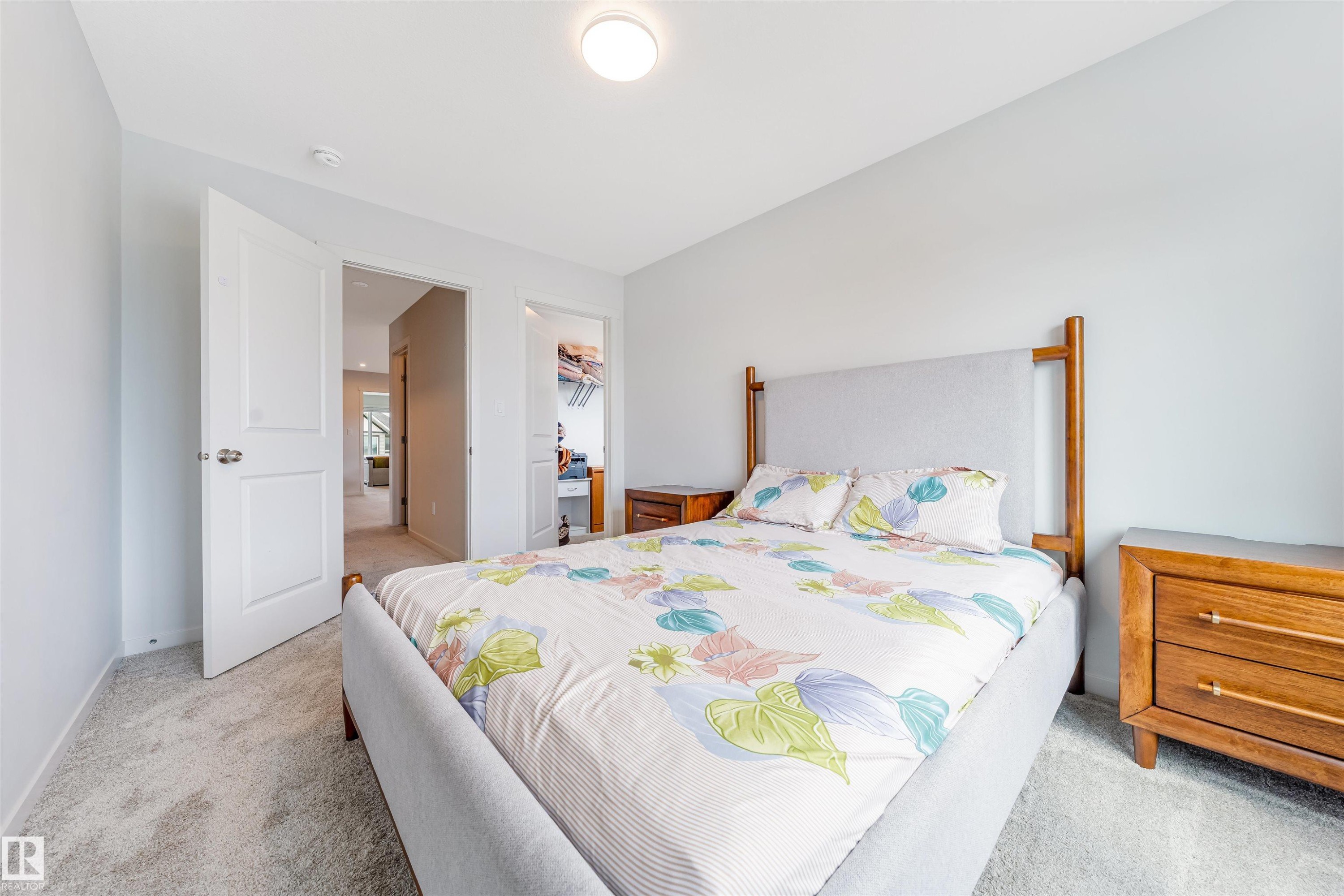 17072 45 Street Nw, Edmonton, AB - Indoor Photo Showing Bedroom