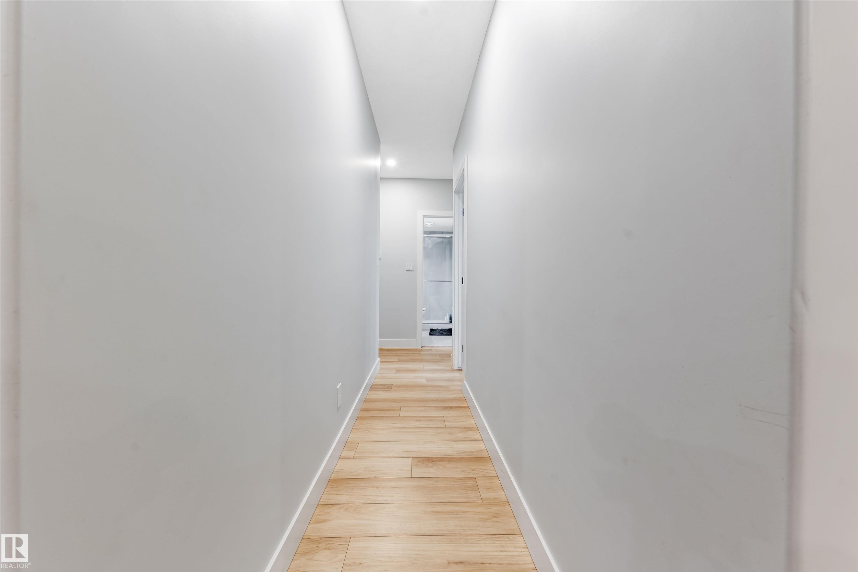 17072 45 Street Nw, Edmonton, AB - Indoor Photo Showing Other Room