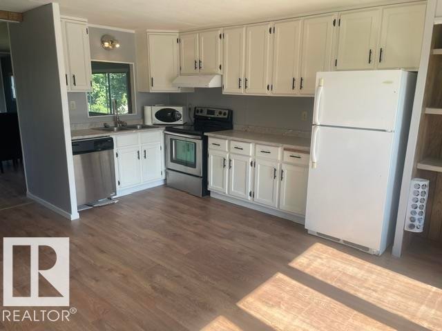 450 Evergreen Park Northwest, Edmonton, AB - Indoor Photo Showing Kitchen With Double Sink