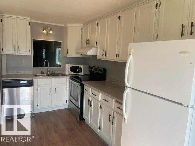 450 Evergreen Park Northwest, Edmonton, AB - Indoor Photo Showing Kitchen With Double Sink