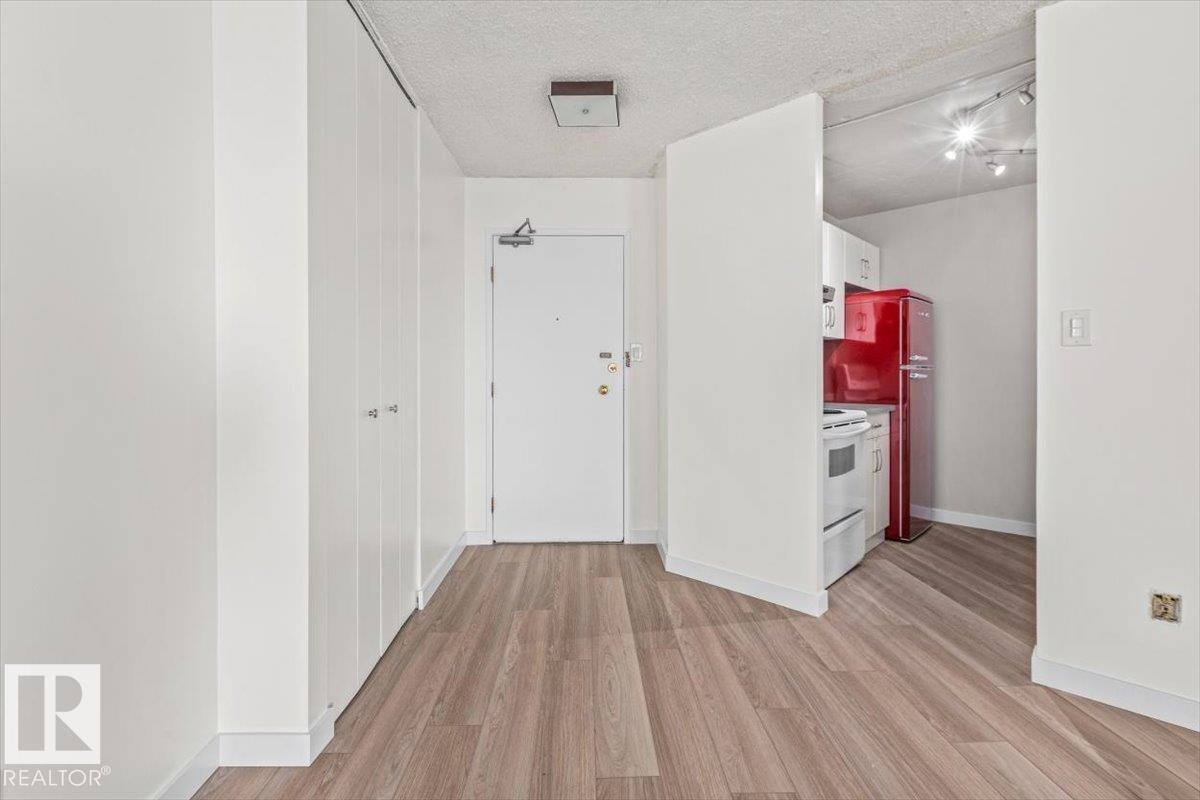 #1004 10045 117 St Nw, Edmonton, AB - Indoor Photo Showing Other Room
