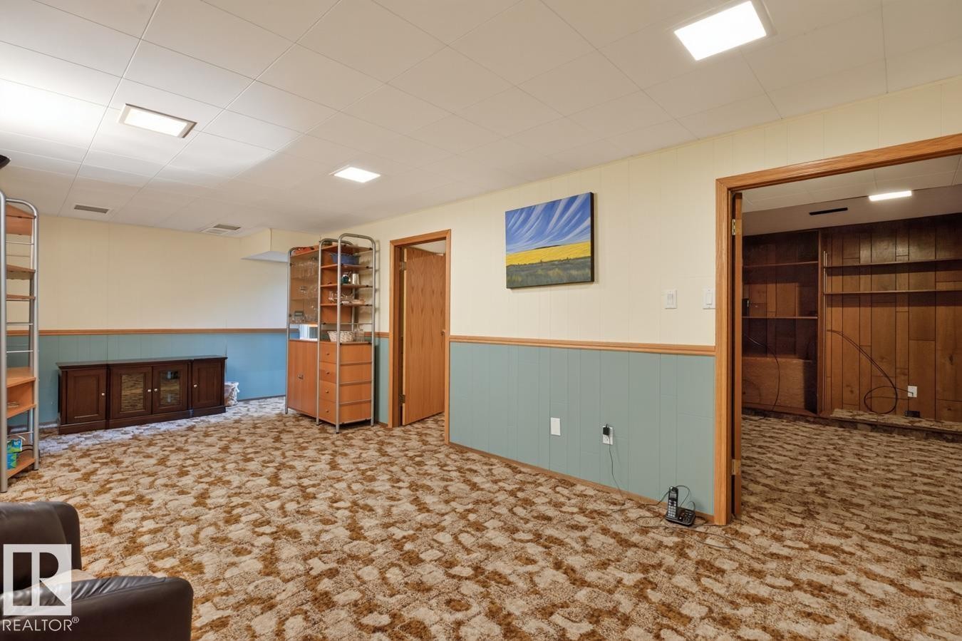 7607 75 Avenue Nw, Edmonton, AB - Indoor