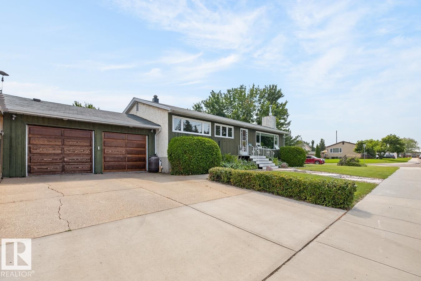7607 75 Avenue Nw, Edmonton, AB - Outdoor