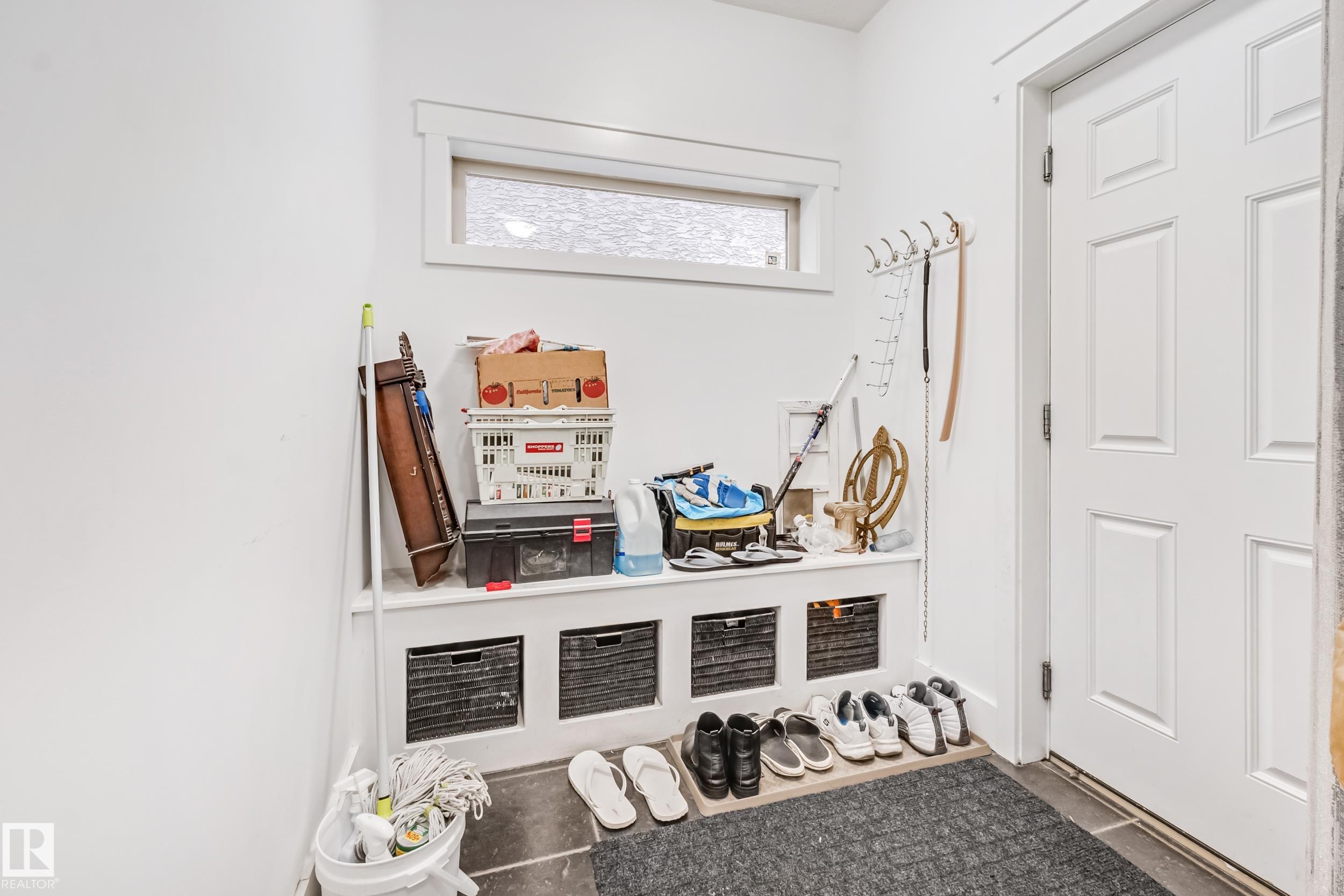 1508 68 Street Sw, Edmonton, AB - Indoor Photo Showing Other Room