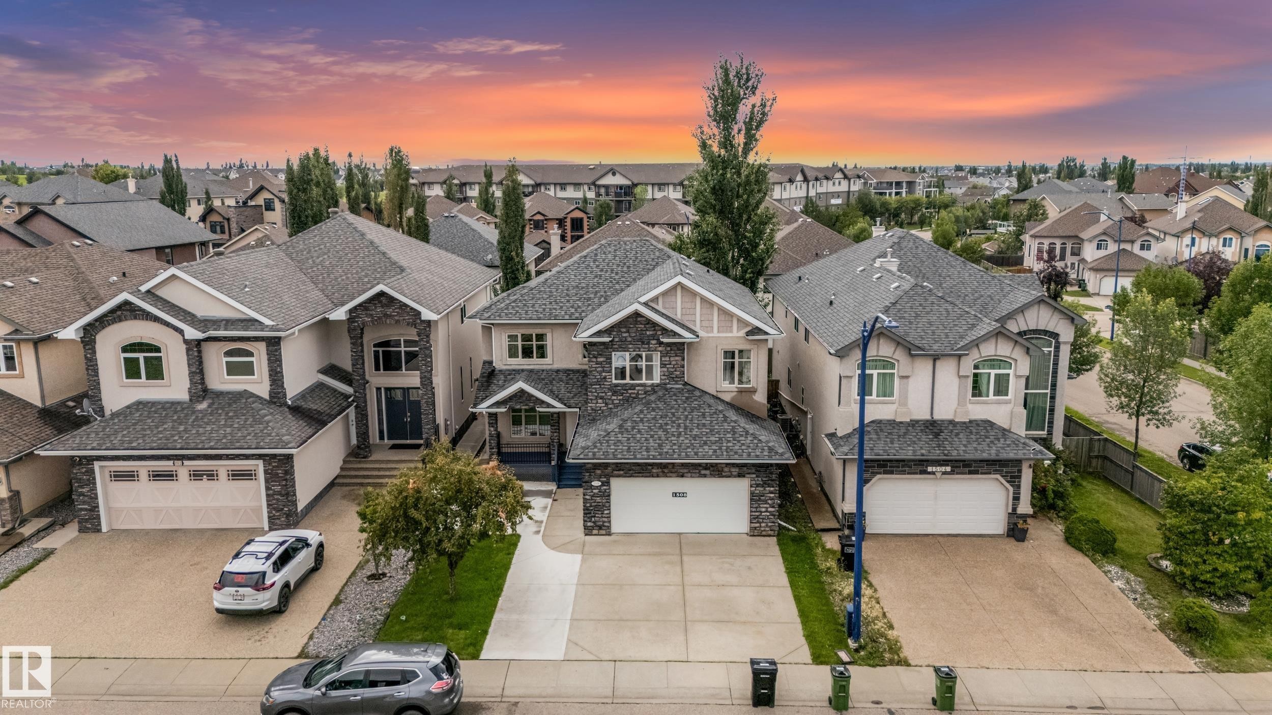 1508 68 Street Sw, Edmonton, AB - Outdoor With Facade