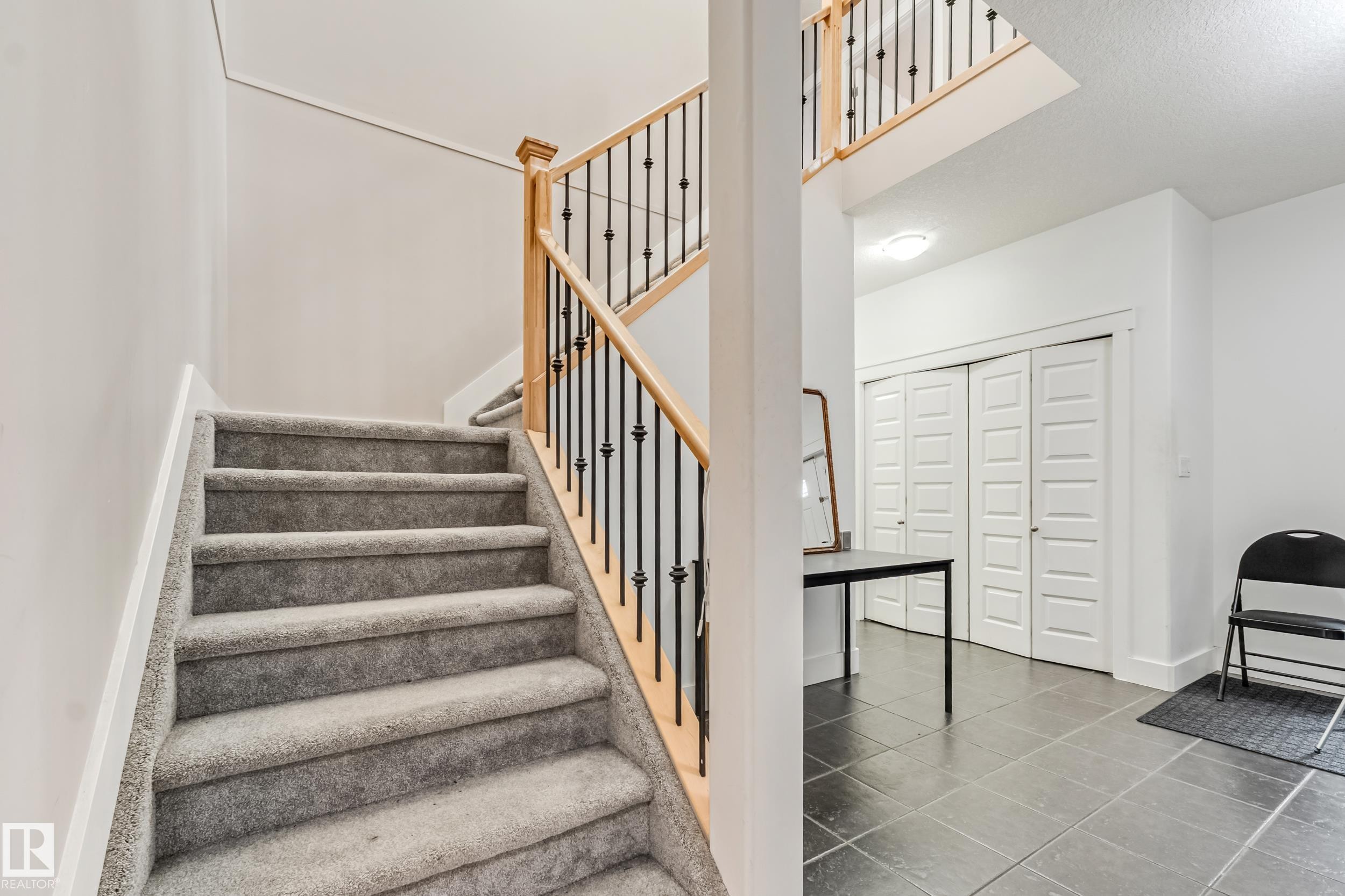 1508 68 Street Sw, Edmonton, AB - Indoor Photo Showing Other Room