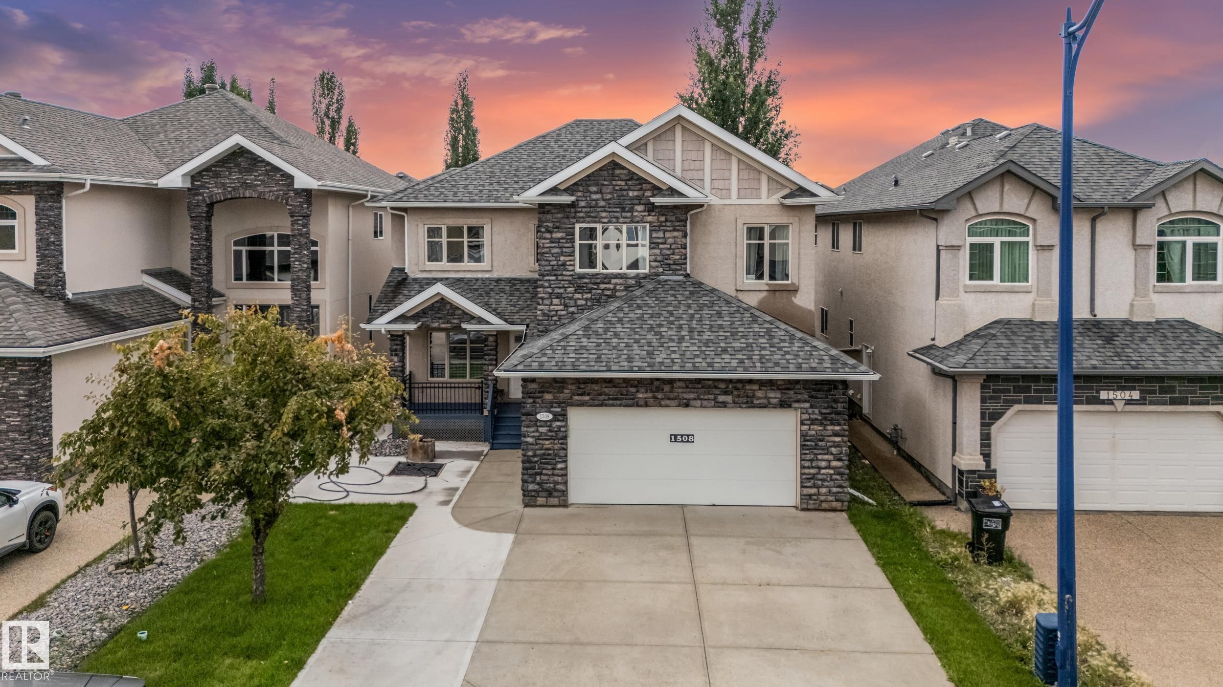 1508 68 Street Sw, Edmonton, AB - Outdoor With Facade