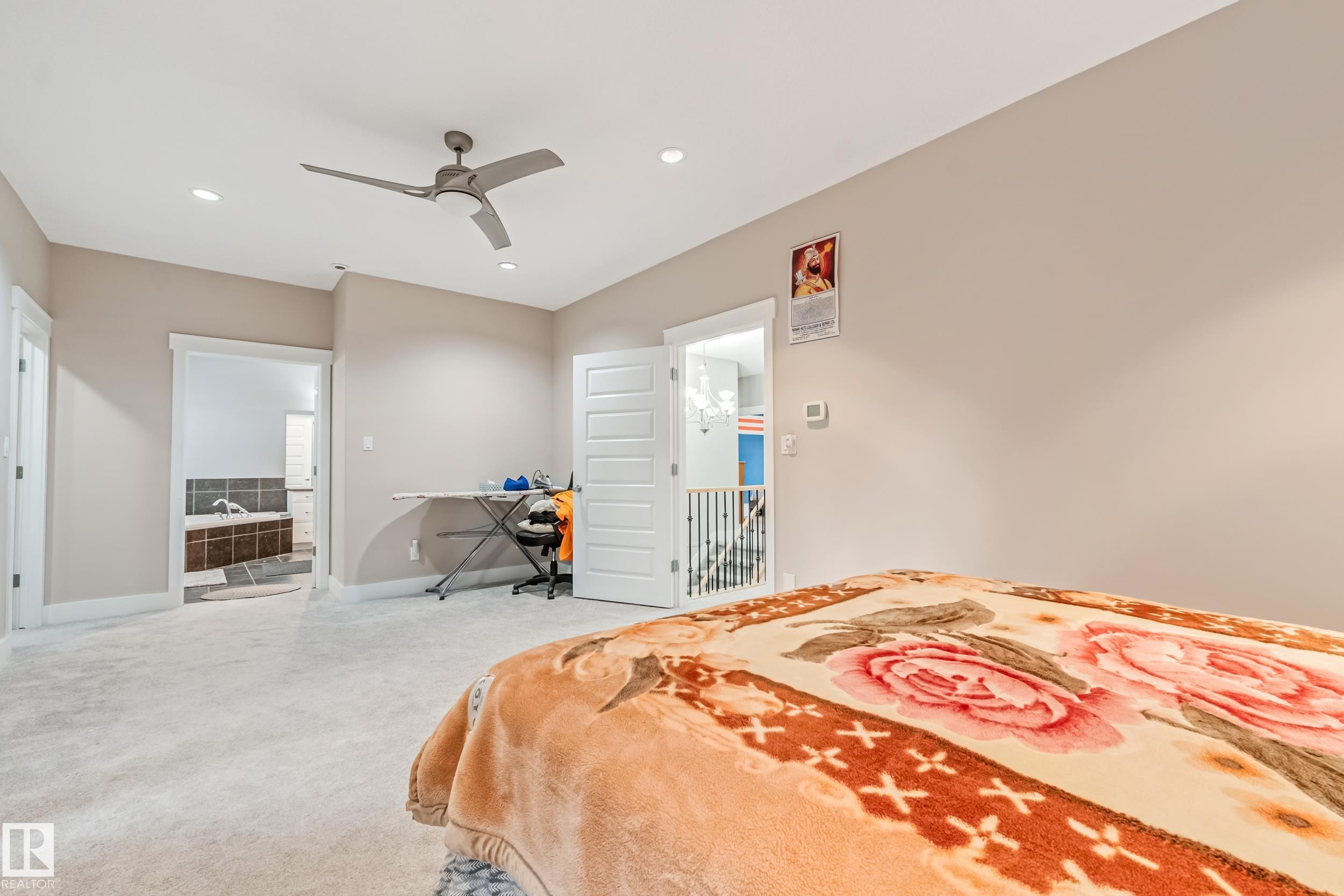 1508 68 Street Sw, Edmonton, AB - Indoor Photo Showing Bedroom