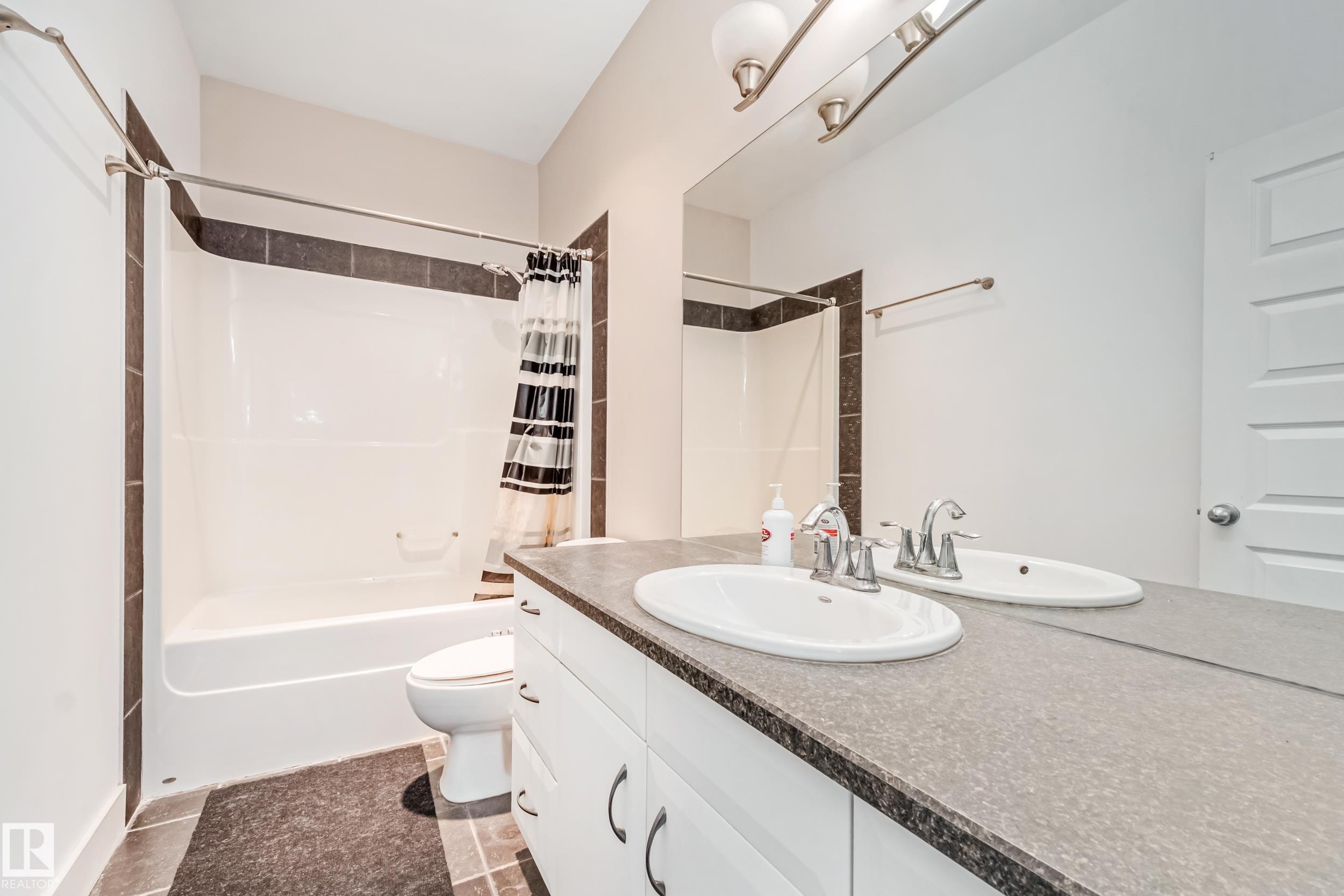 1508 68 Street Sw, Edmonton, AB - Indoor Photo Showing Bathroom