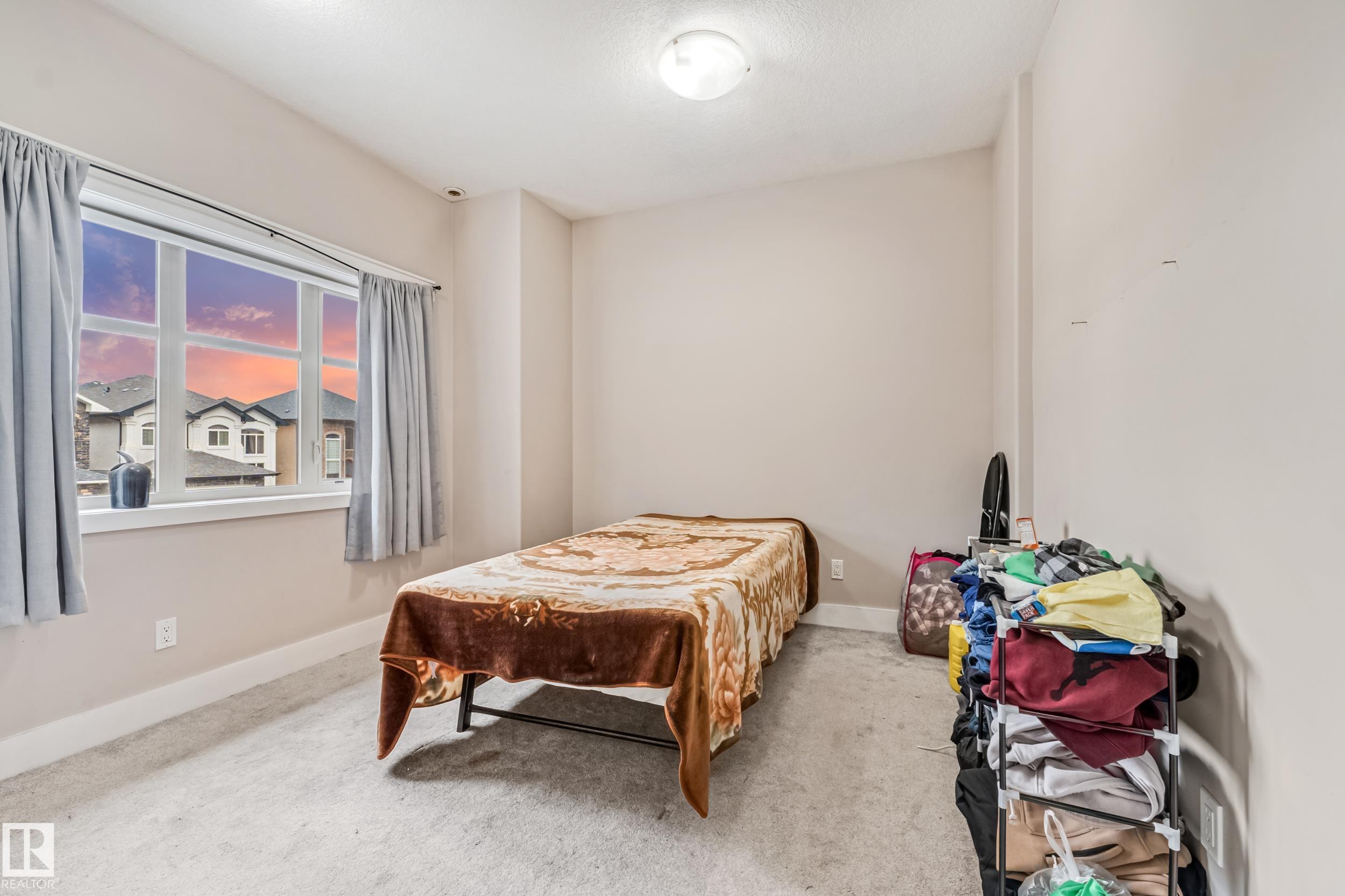 1508 68 Street Sw, Edmonton, AB - Indoor Photo Showing Bedroom