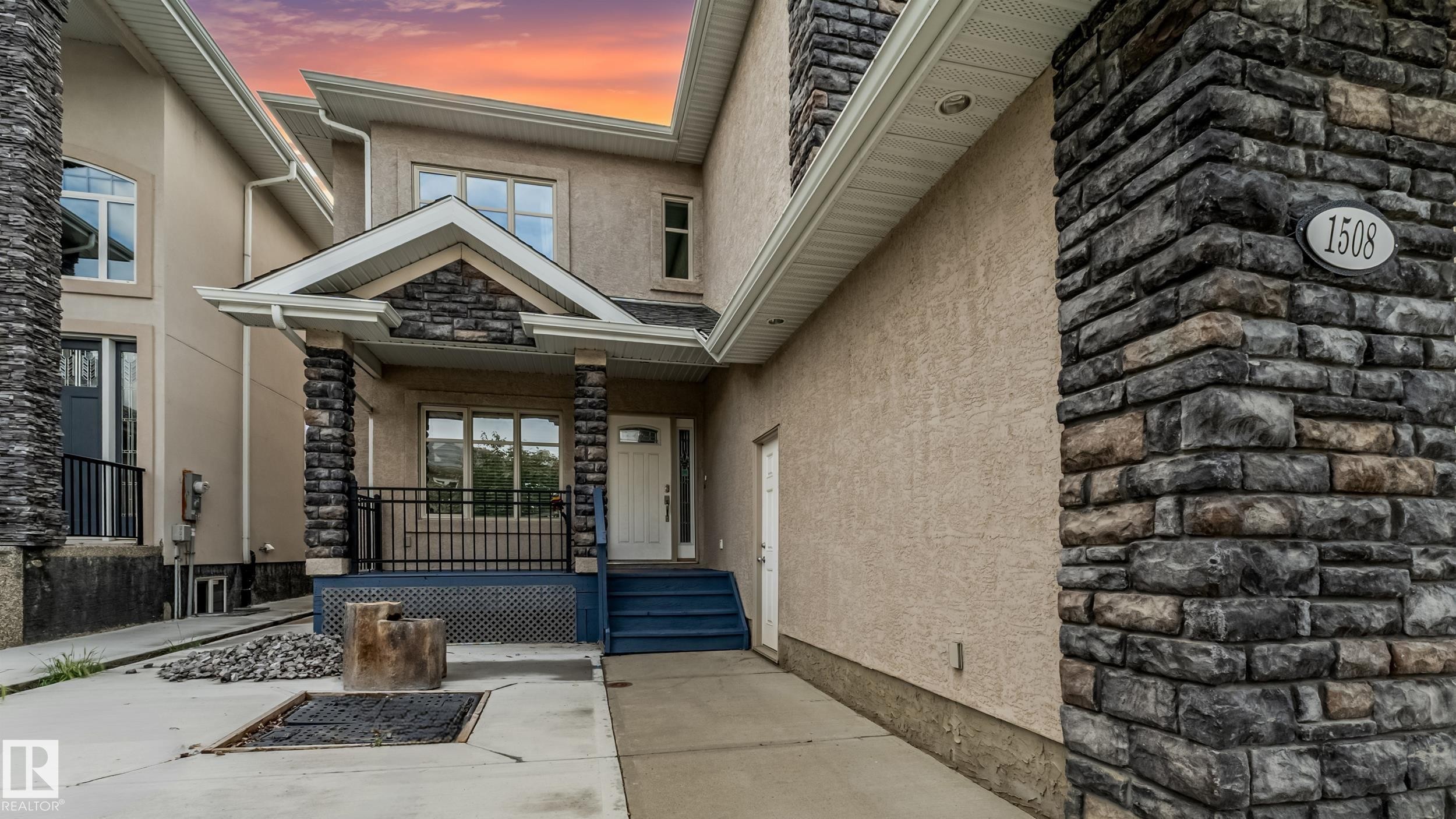 1508 68 Street Sw, Edmonton, AB - Outdoor With Facade