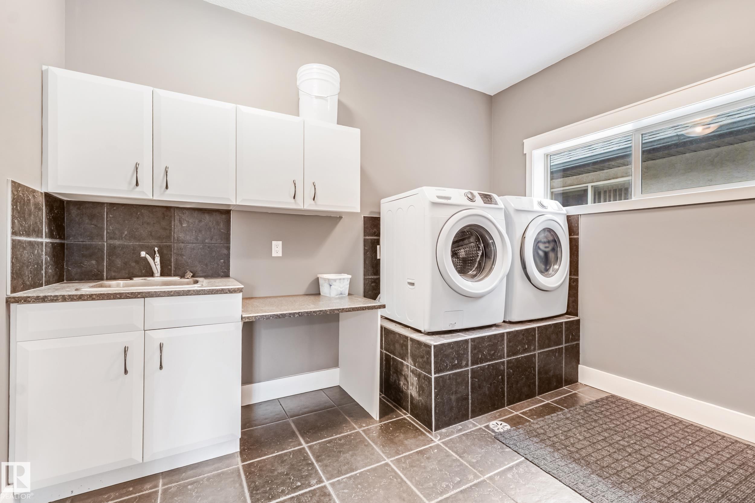 1508 68 Street Sw, Edmonton, AB - Indoor Photo Showing Laundry Room