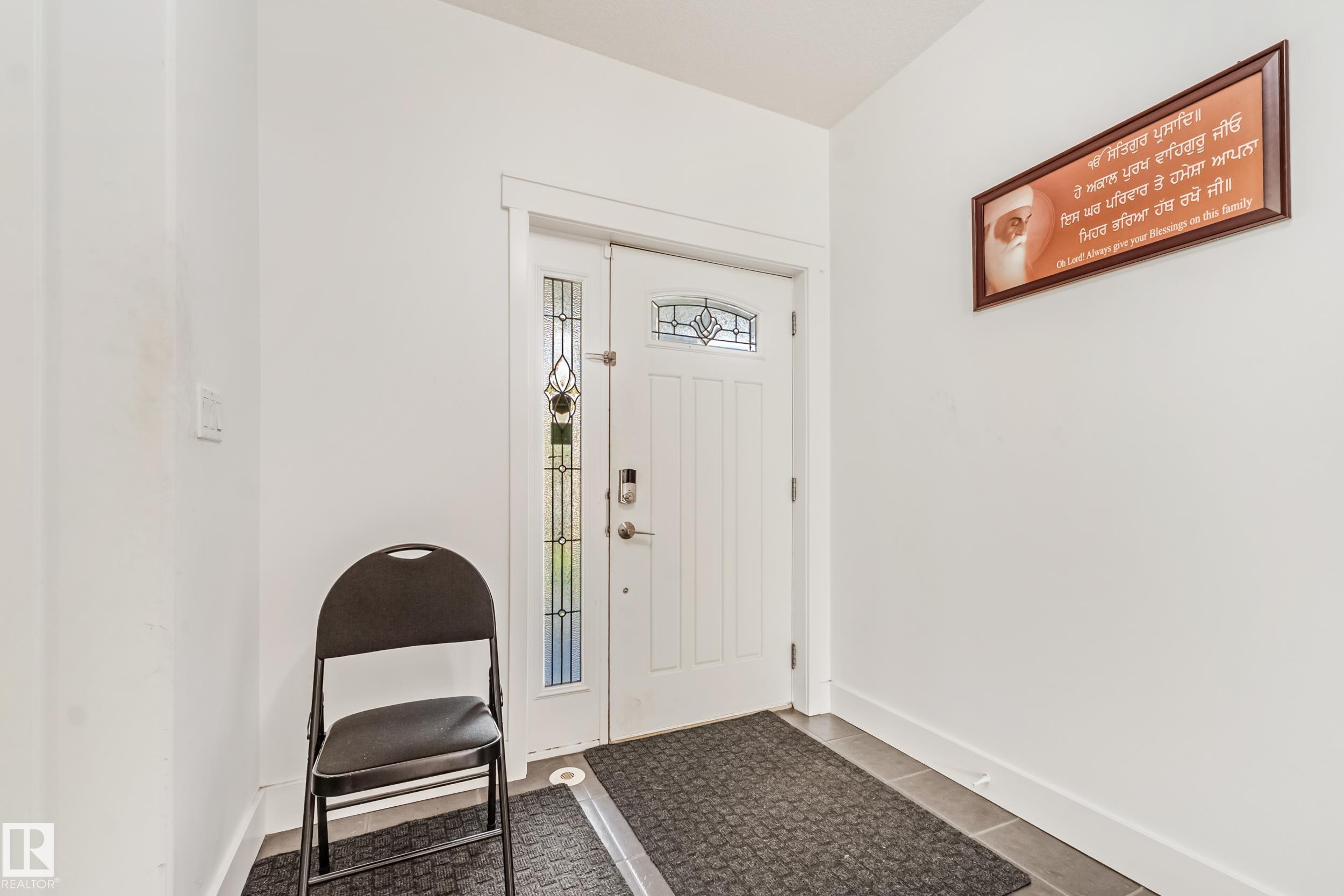 1508 68 Street Sw, Edmonton, AB - Indoor Photo Showing Other Room