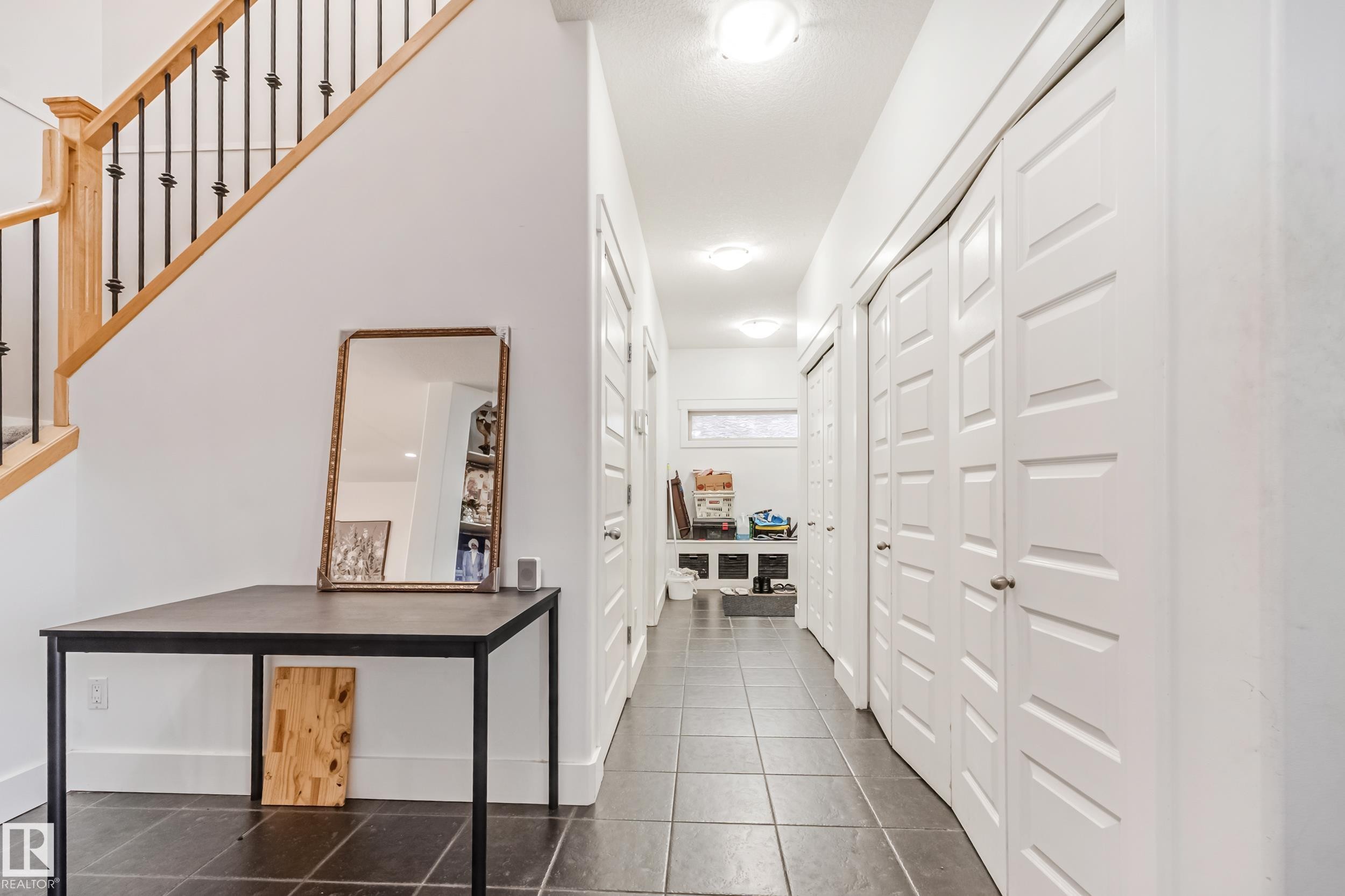 1508 68 Street Sw, Edmonton, AB - Indoor Photo Showing Other Room