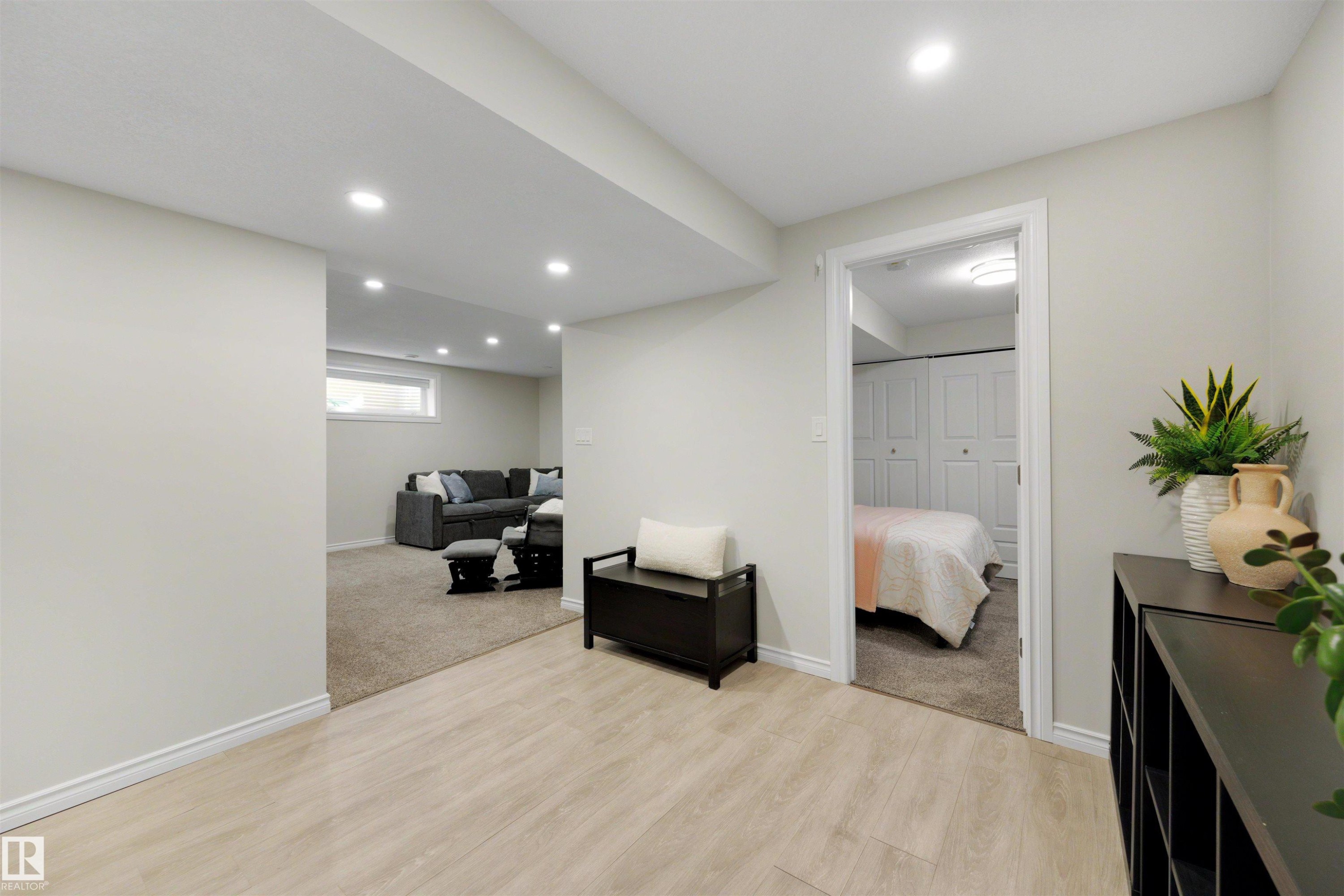 728 173 Street Sw, Edmonton, AB - Indoor