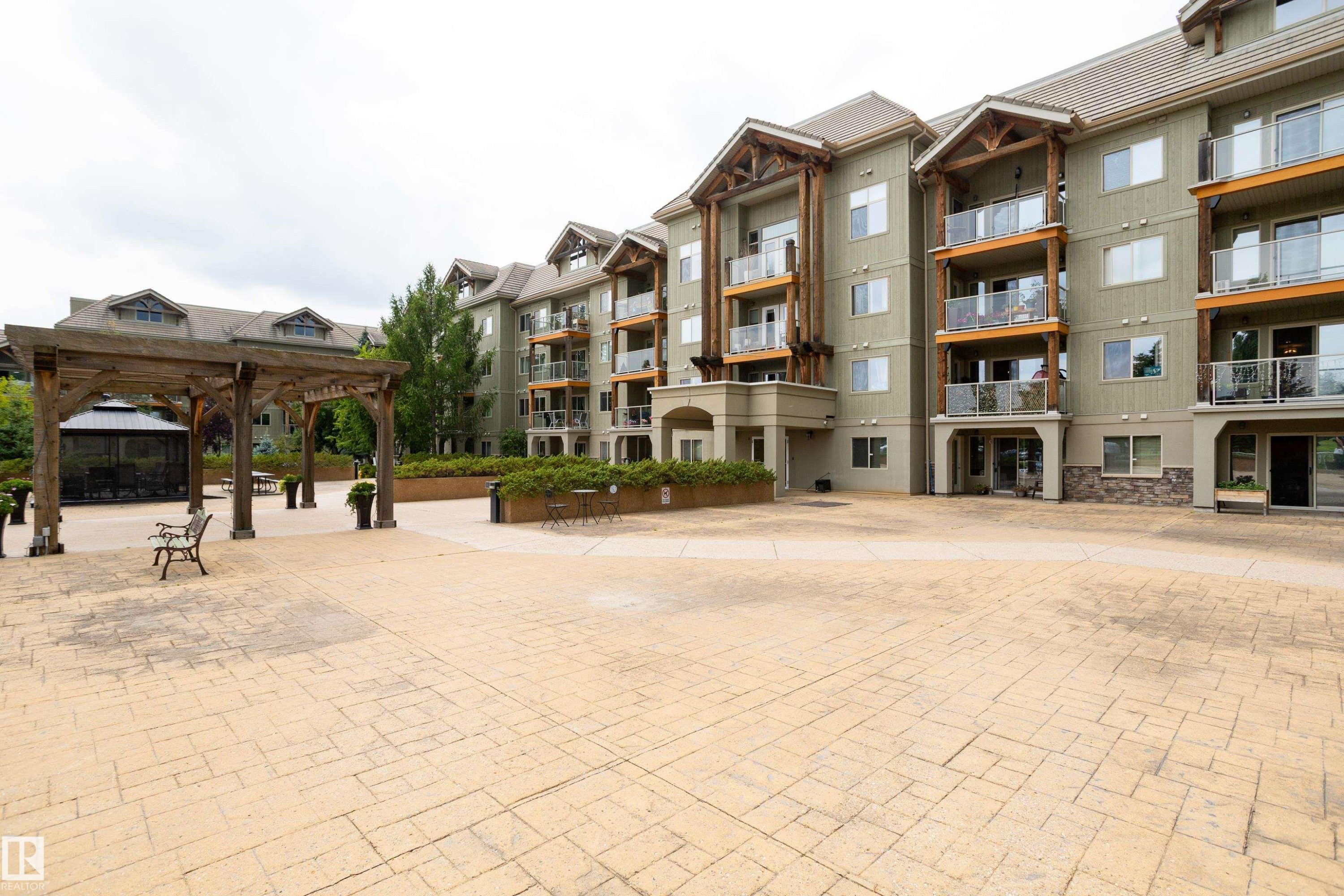 #108 278 Suder Greens Dr Nw, Edmonton, AB - Outdoor With Facade