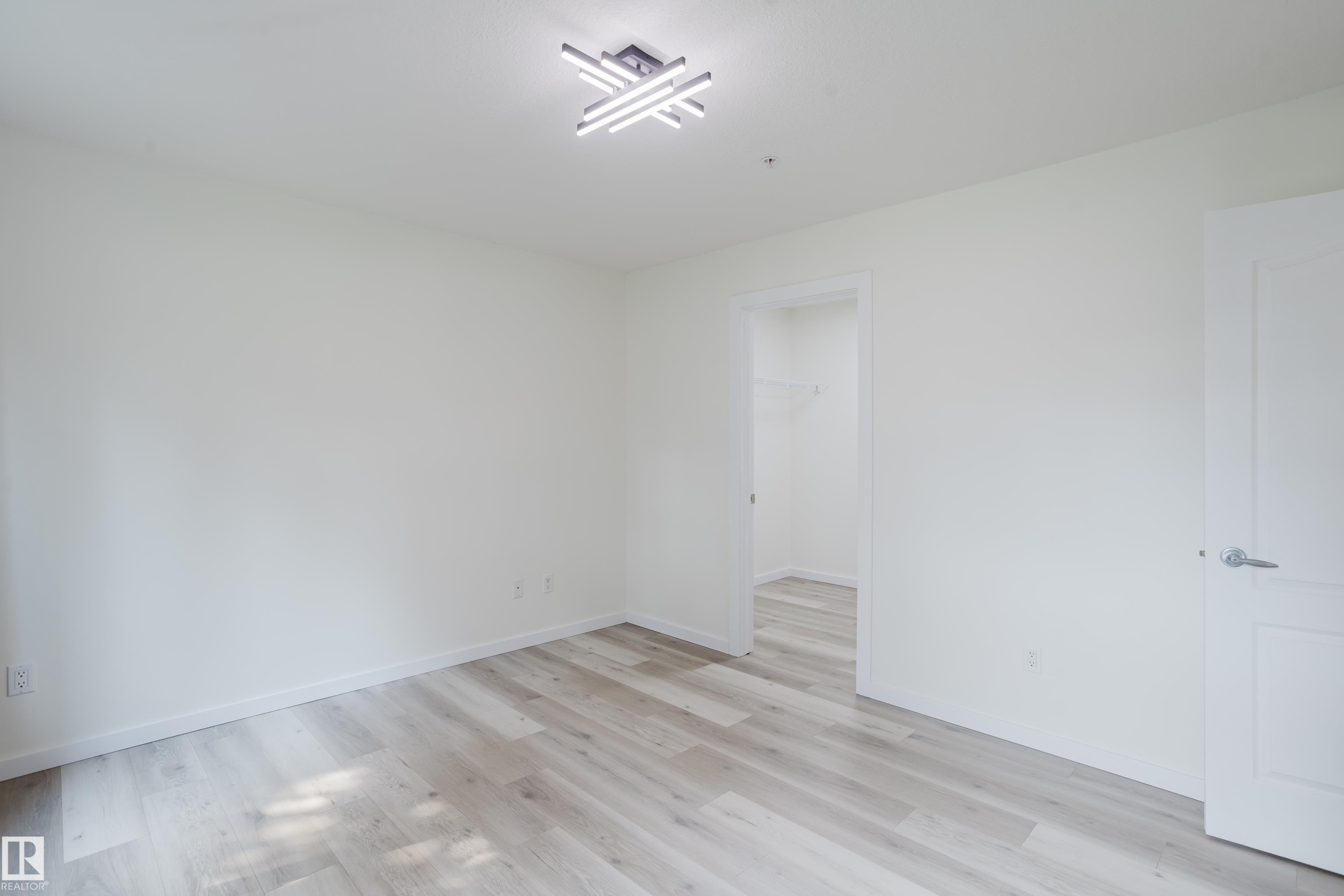 #108 278 Suder Greens Dr Nw, Edmonton, AB - Indoor Photo Showing Other Room