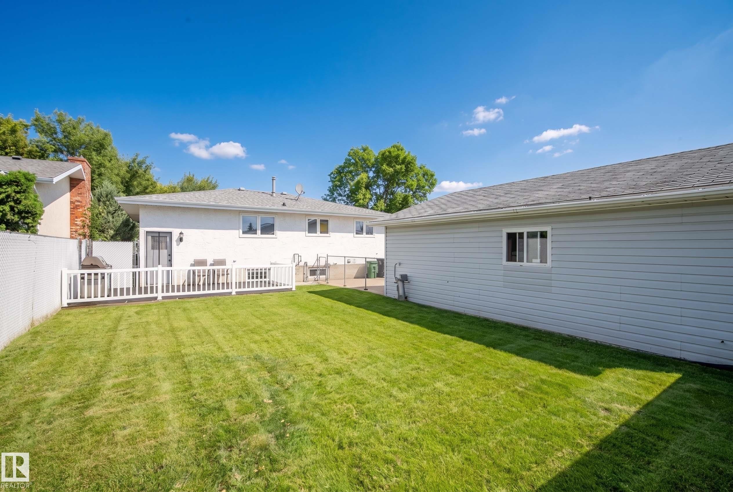 17312 105 Street Nw, Edmonton, AB - Outdoor