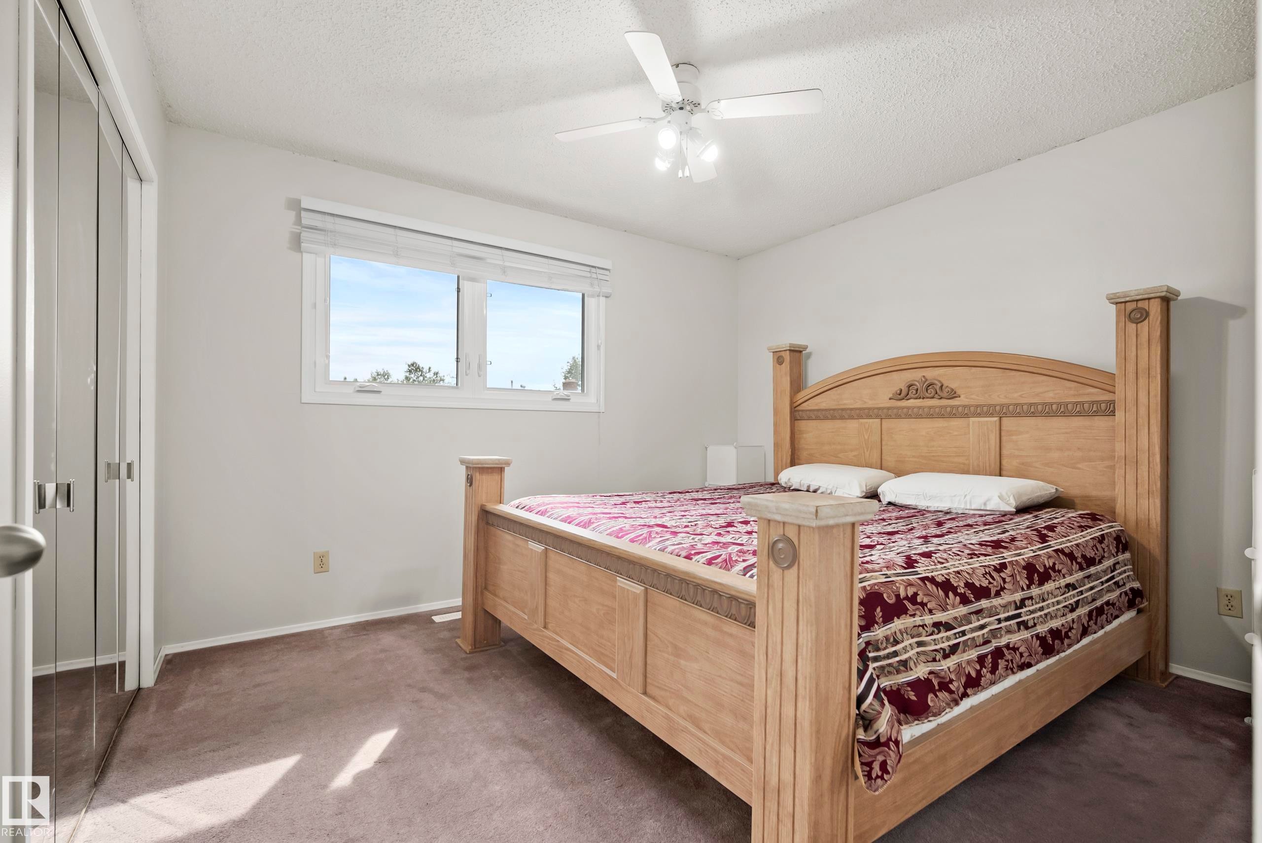 17312 105 Street Nw, Edmonton, AB - Indoor Photo Showing Bedroom