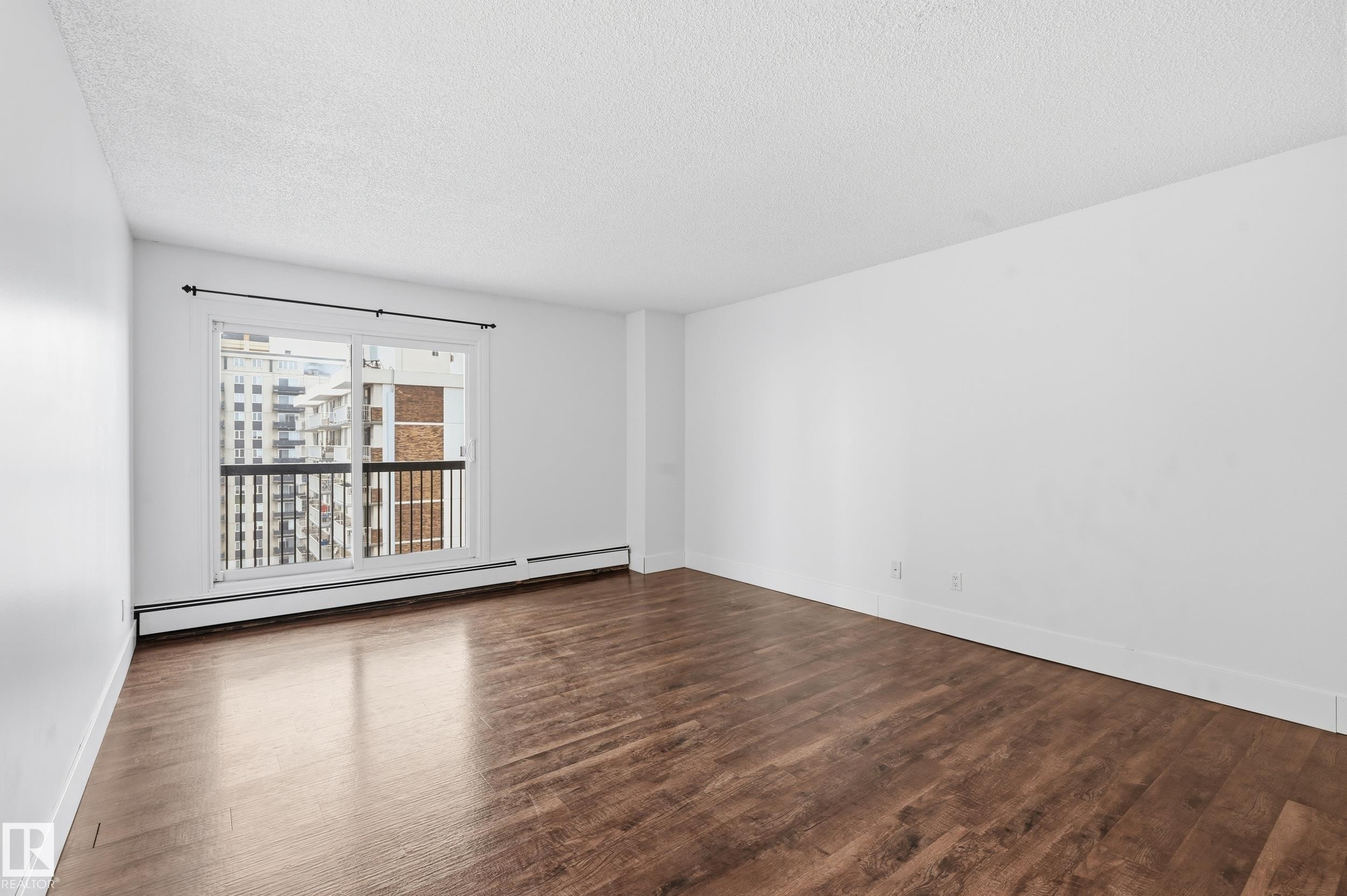 9929 113 Street Nw, Edmonton, AB - Indoor Photo Showing Other Room