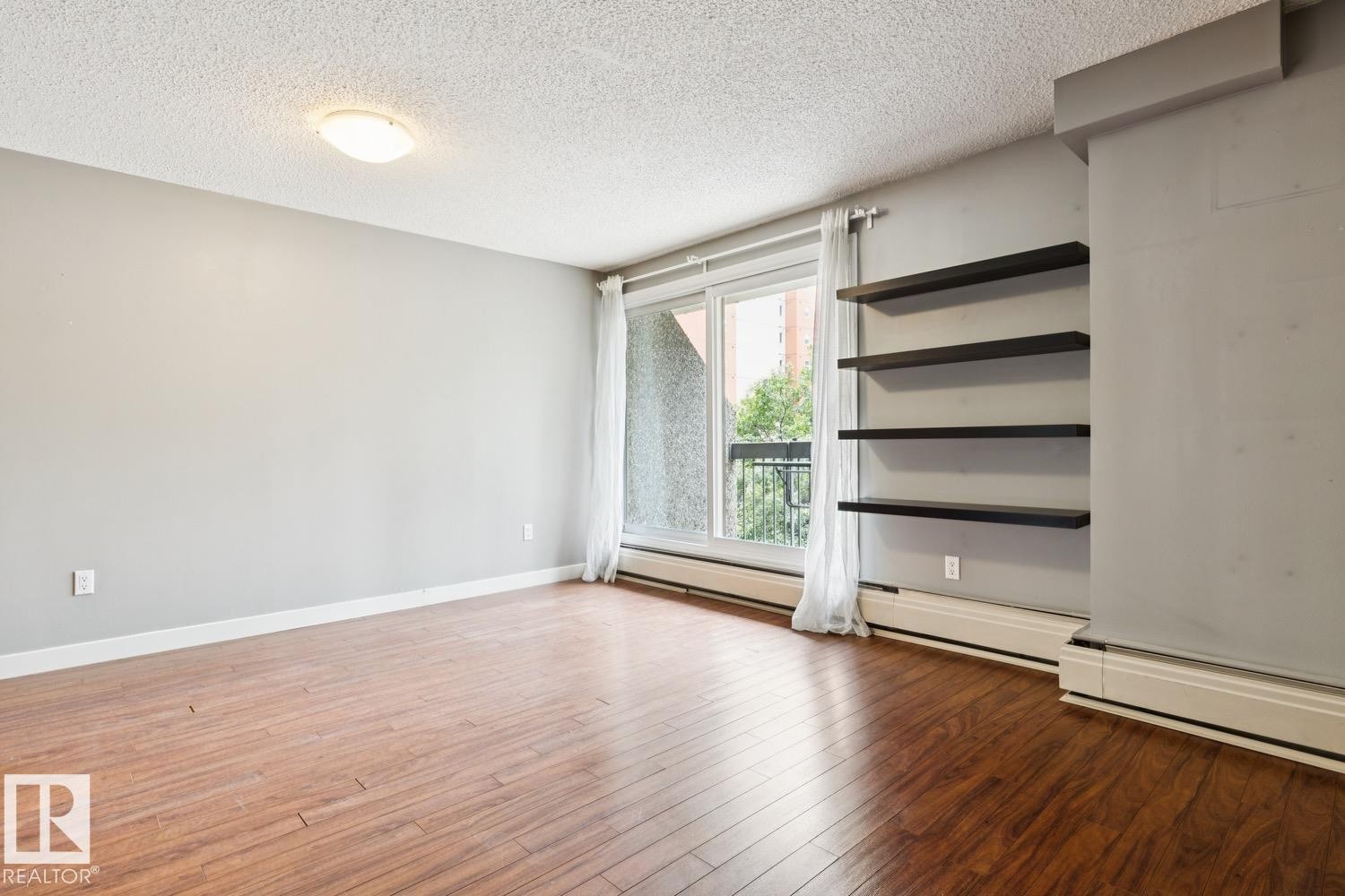 #408 9715 110 St Nw, Edmonton, AB - Indoor Photo Showing Other Room