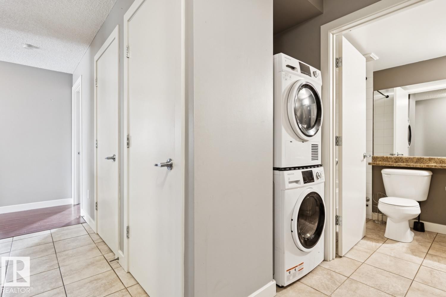 #408 9715 110 St Nw, Edmonton, AB - Indoor Photo Showing Laundry Room