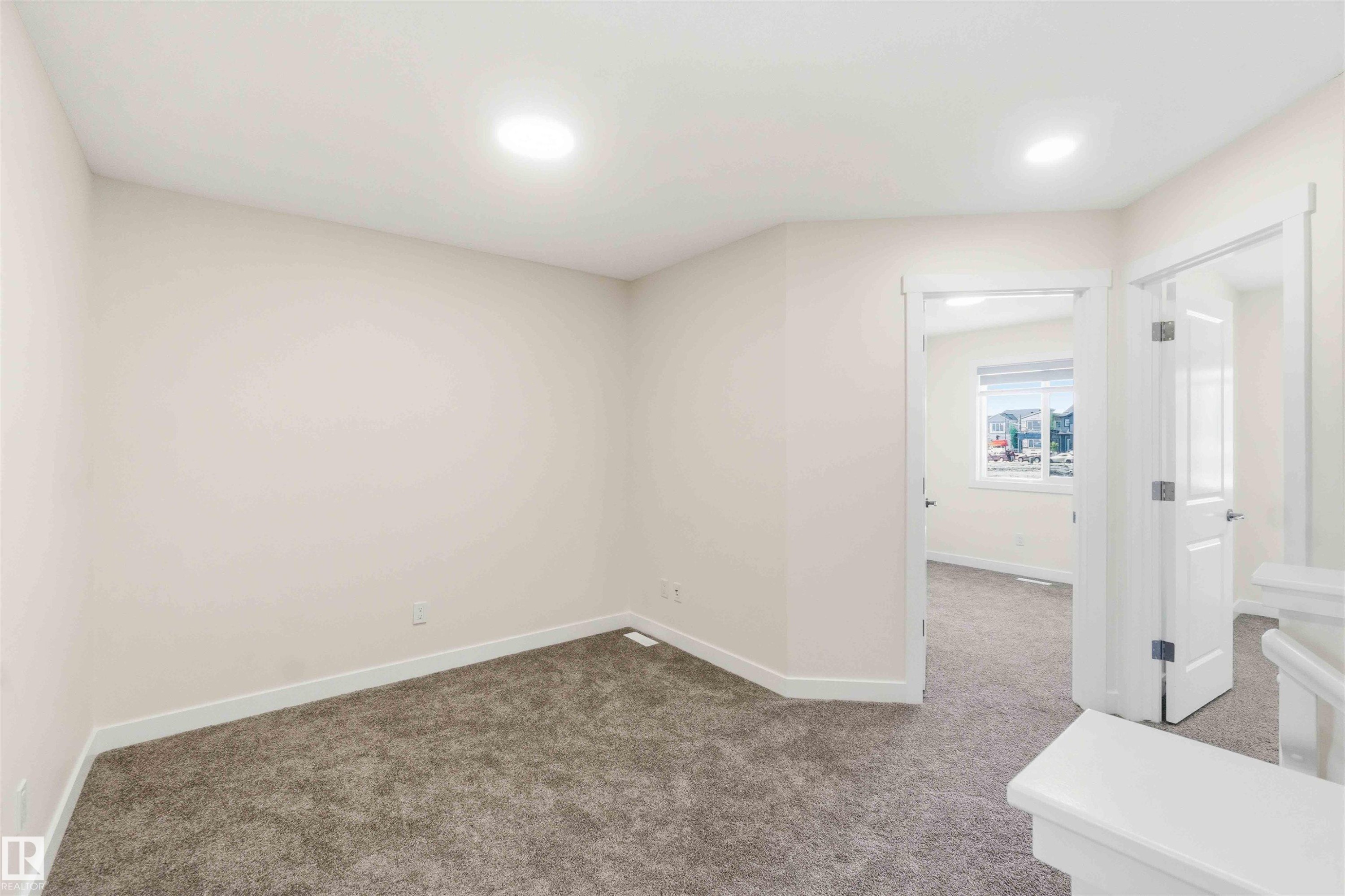 4582 Warbler Loop Nw, Edmonton, AB - Indoor Photo Showing Other Room