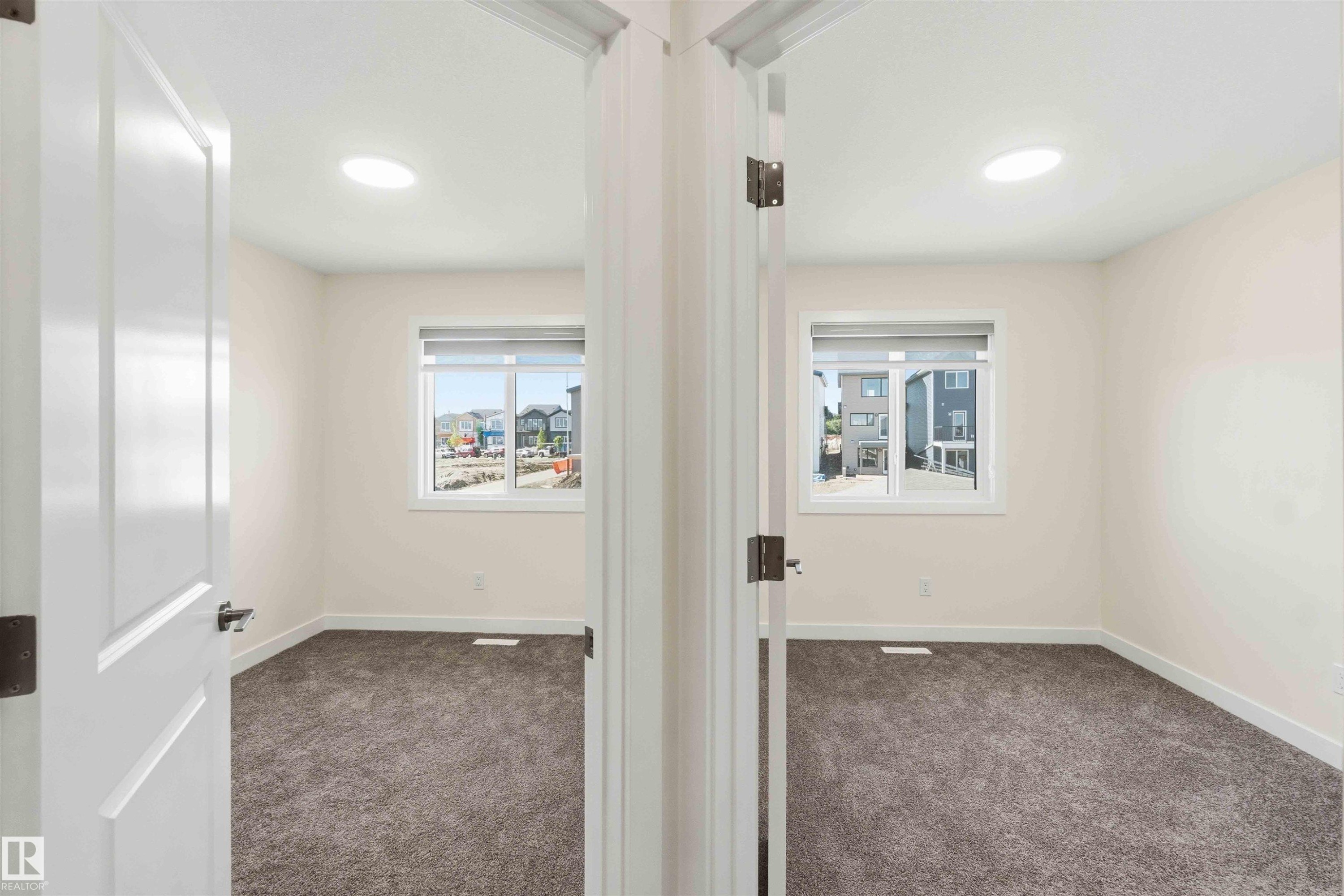 4582 Warbler Loop Nw, Edmonton, AB - Indoor Photo Showing Other Room