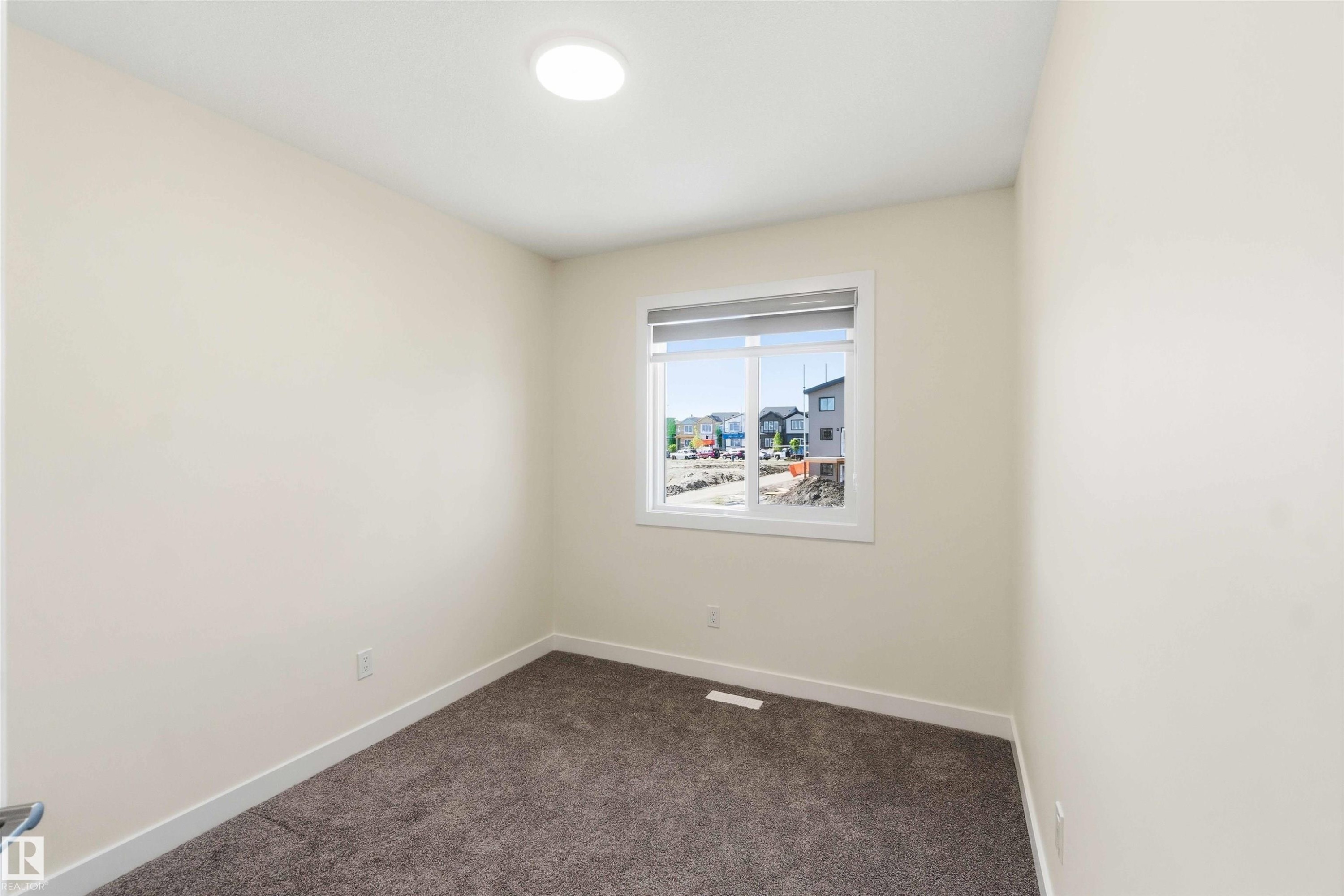 4582 Warbler Loop Nw, Edmonton, AB - Indoor Photo Showing Other Room