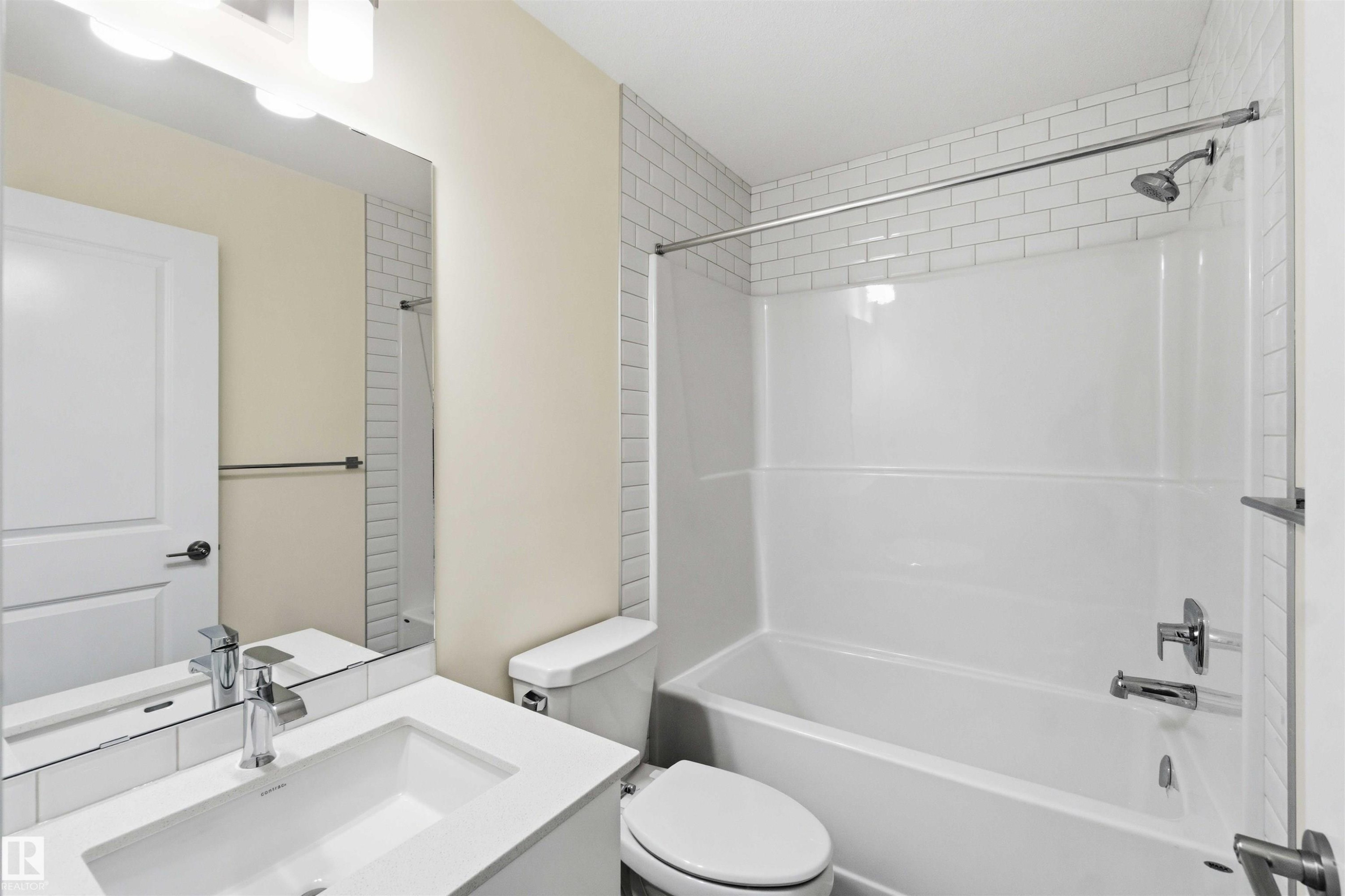 4582 Warbler Loop Nw, Edmonton, AB - Indoor Photo Showing Bathroom