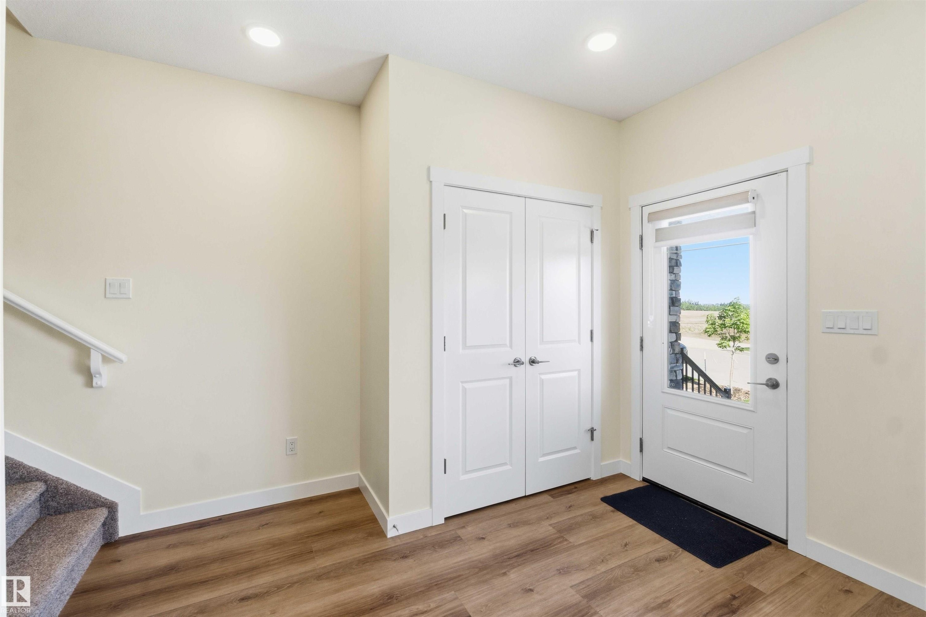 4582 Warbler Loop Nw, Edmonton, AB - Indoor Photo Showing Other Room