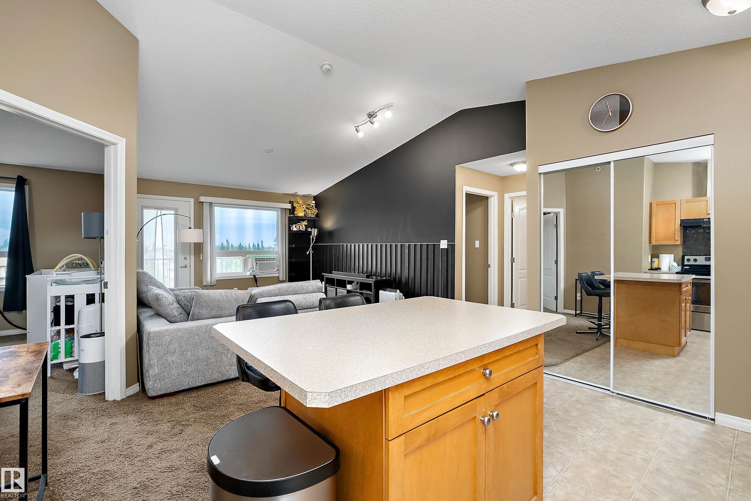 #440 1520 Hammond Gate Nw, Edmonton, AB - Indoor