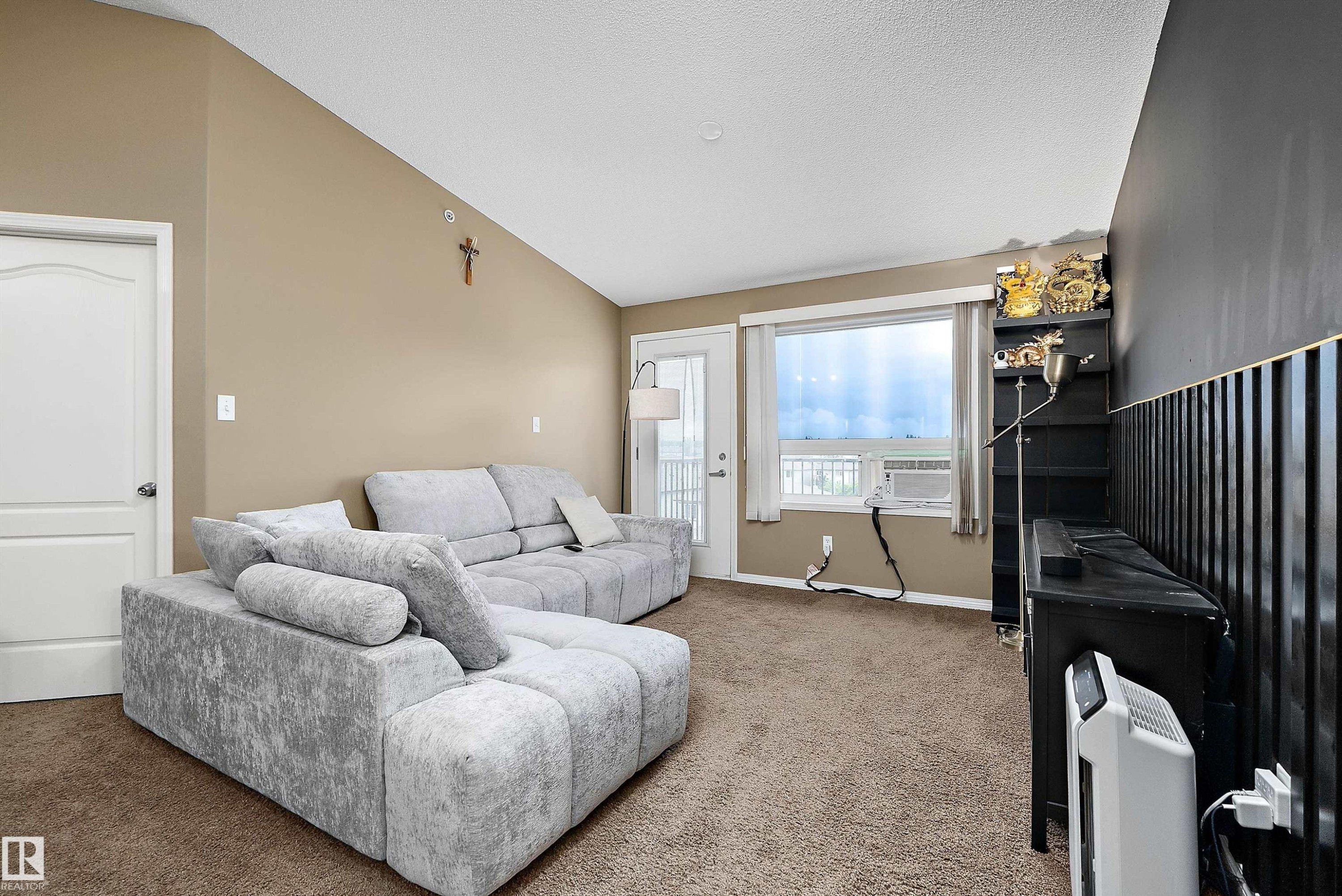#440 1520 Hammond Gate Nw, Edmonton, AB - Indoor Photo Showing Other Room