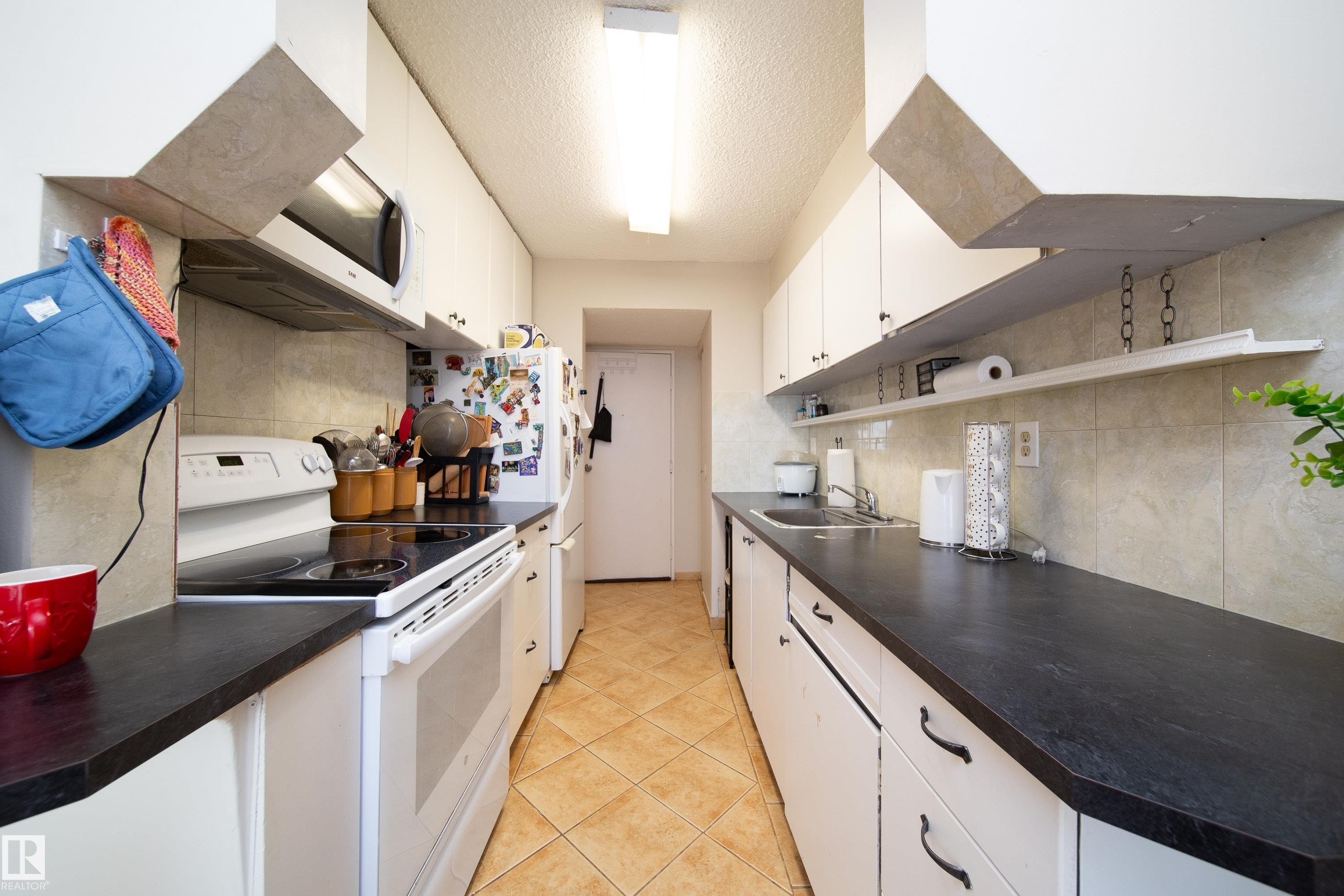 #56 8745 165 Street Nw, Edmonton, AB - Indoor Photo Showing Kitchen