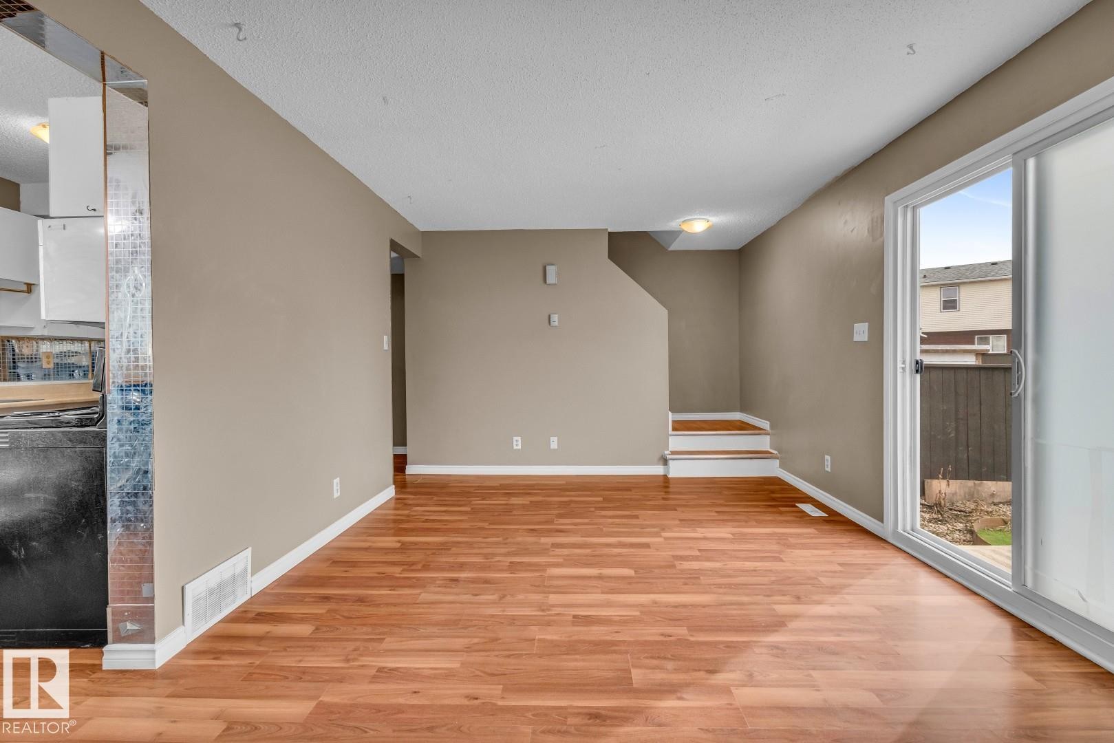 221 Harrison Dr Nw, Edmonton, AB - Indoor Photo Showing Other Room