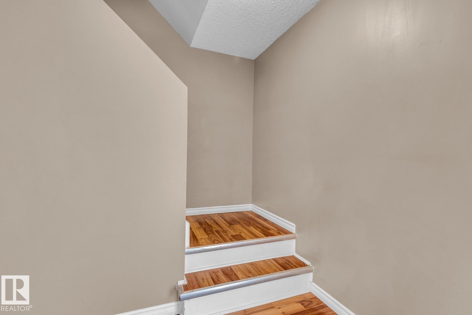 221 Harrison Dr Nw, Edmonton, AB - Indoor Photo Showing Other Room
