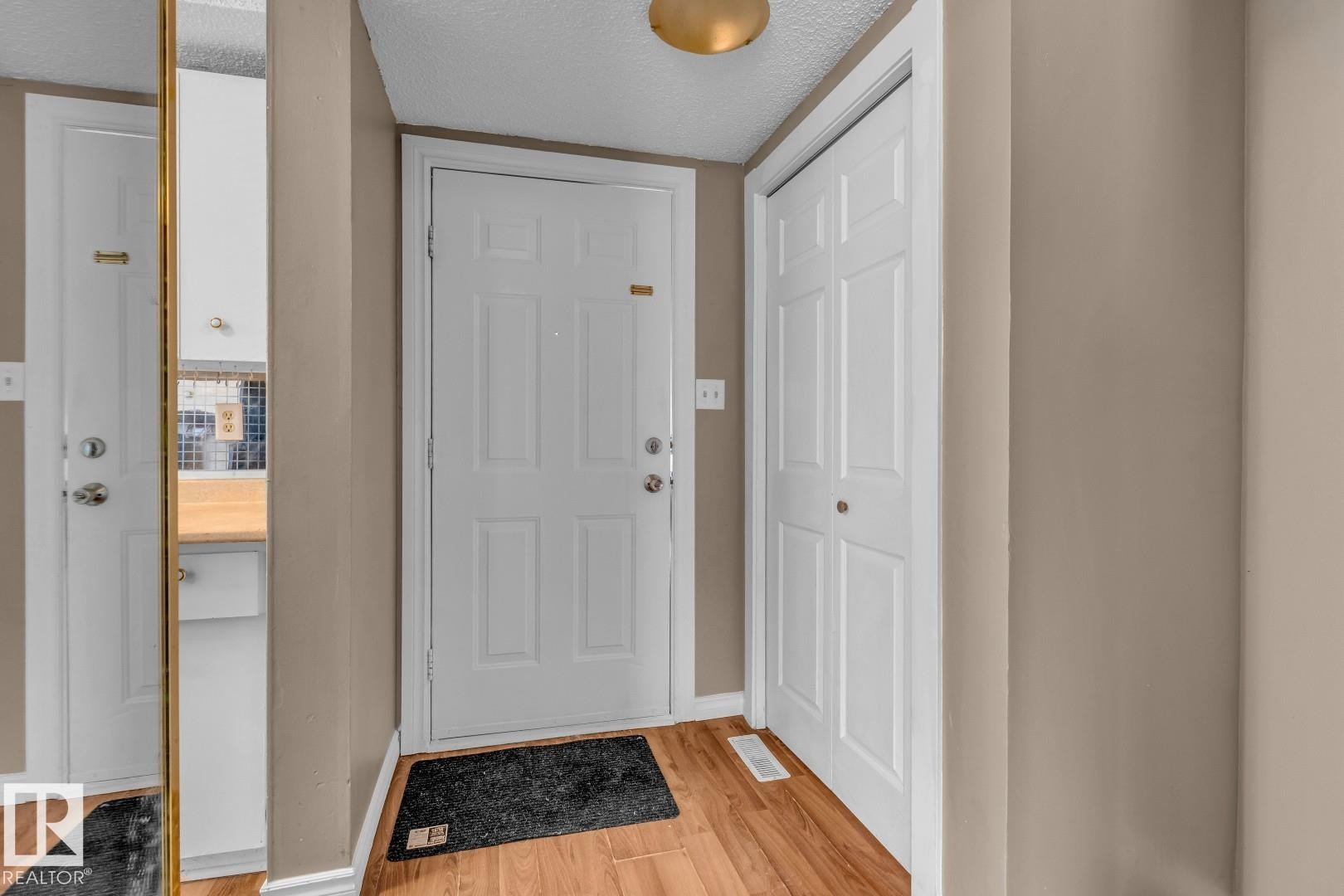 221 Harrison Dr Nw, Edmonton, AB - Indoor Photo Showing Other Room