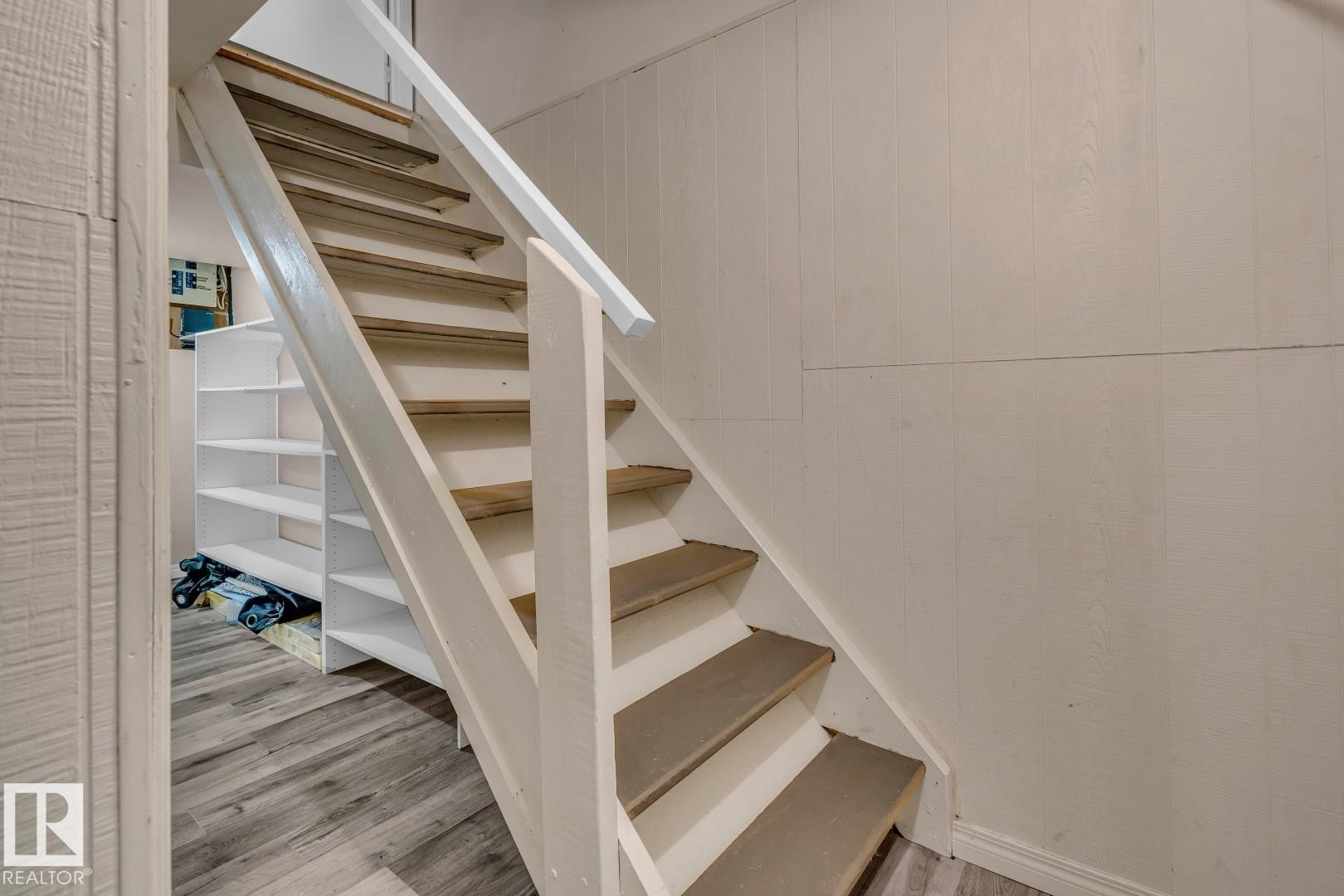 221 Harrison Dr Nw, Edmonton, AB - Indoor Photo Showing Other Room