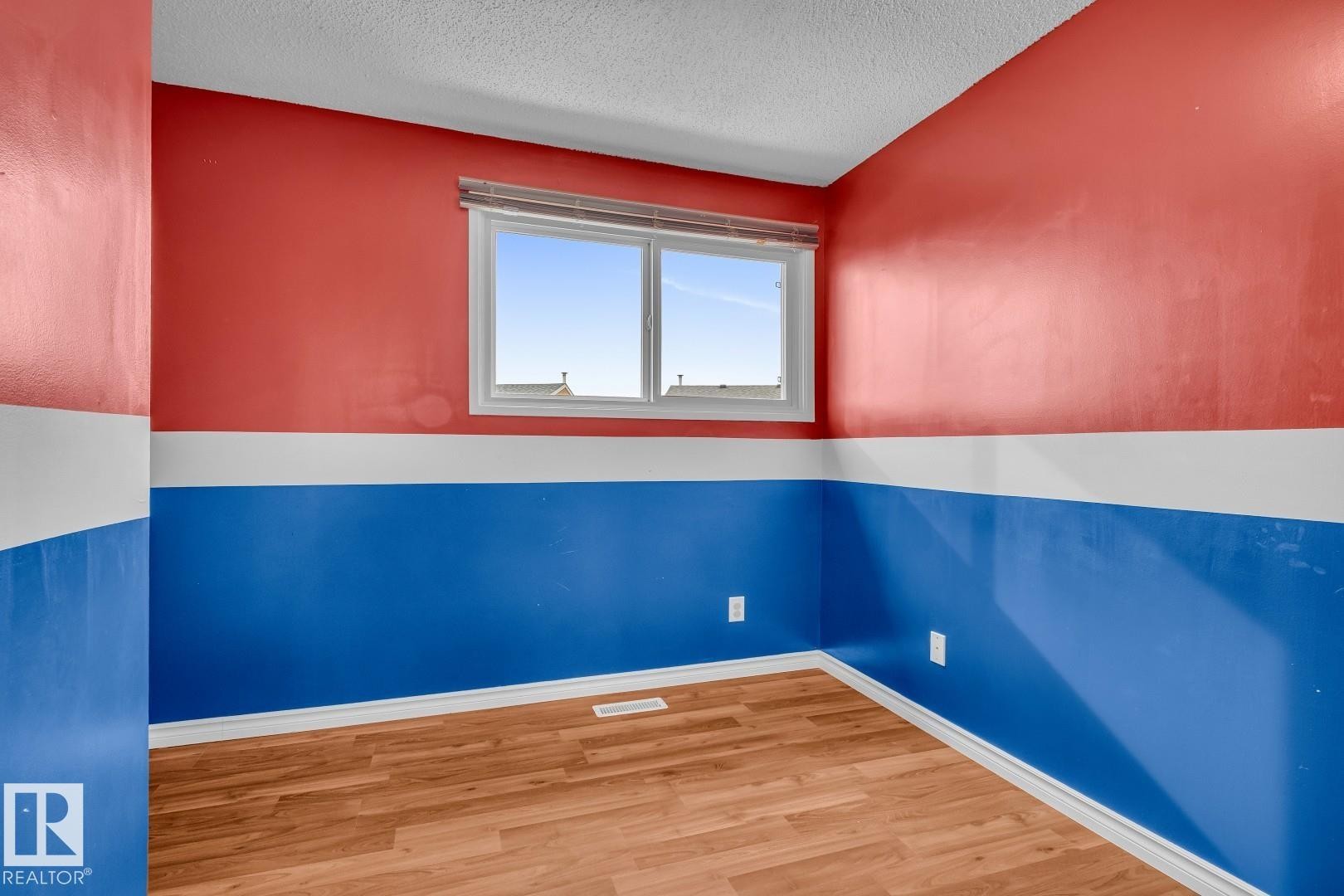 221 Harrison Dr Nw, Edmonton, AB - Indoor Photo Showing Other Room